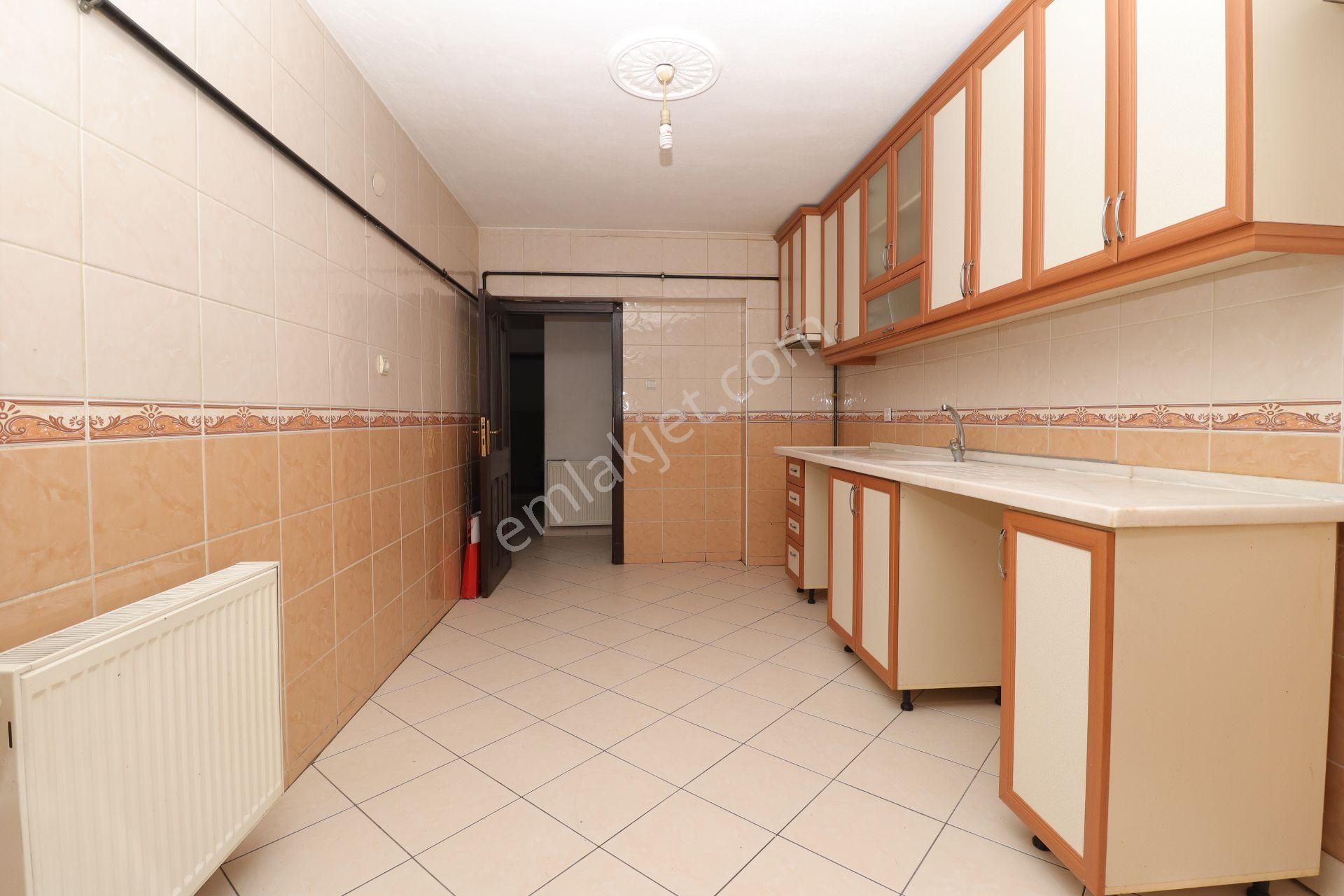 Akif'ten Topçu'da 3+1 Cadde Üzeri Pazar & Sağlık Ocağı Yakını Kiralık Daire - Görsel 5