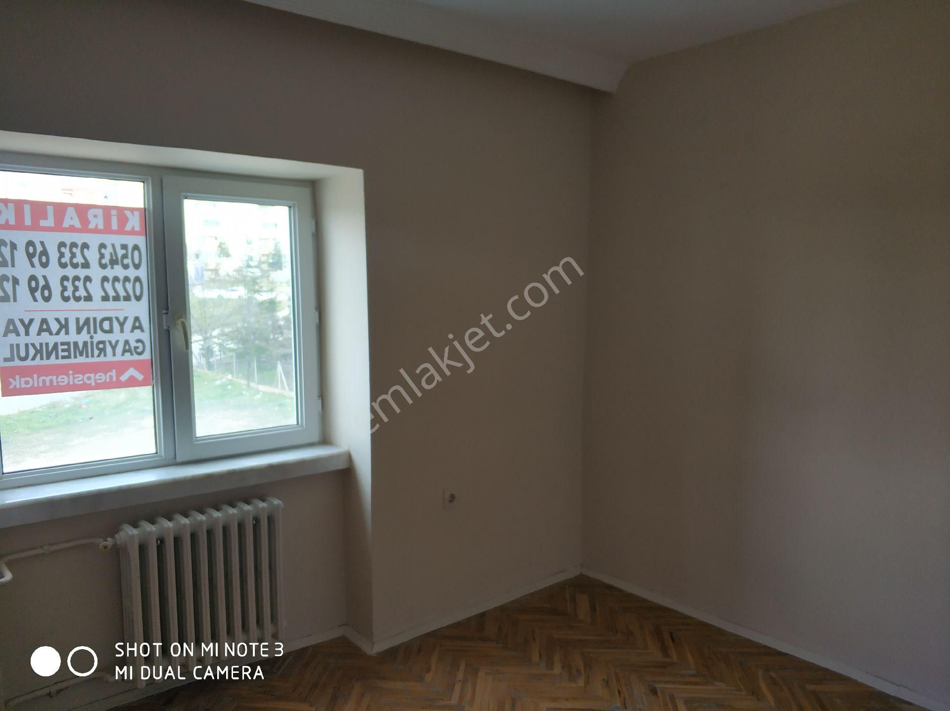 Sultandere Mahallesi'nde Kiralık 3+1 Ara Kat Okul Karşısında Çift Balkonlu Çift Wc'li - Görsel 14