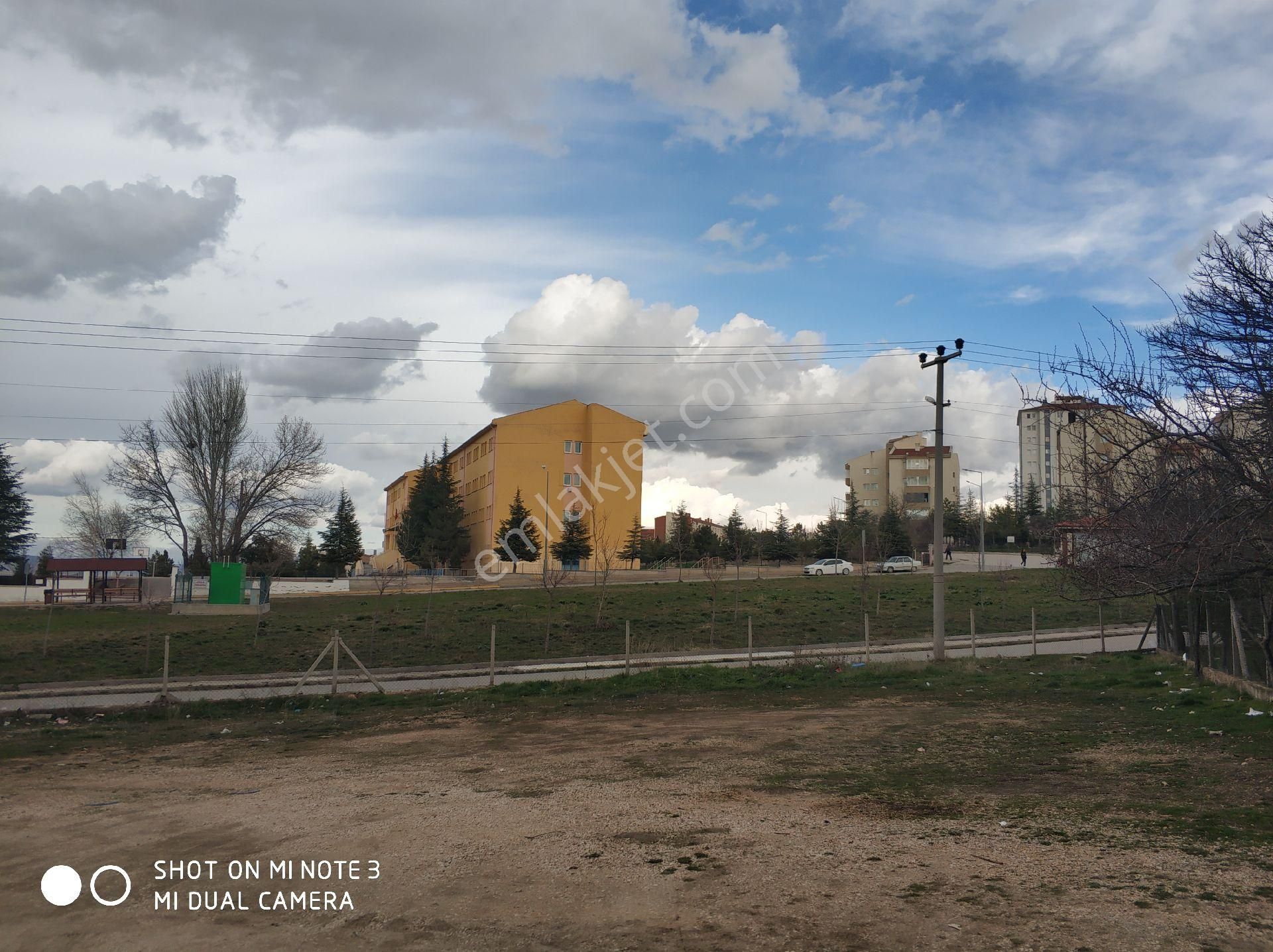 Sultandere Mahallesi'nde Kiralık 3+1 Ara Kat Okul Karşısında Çift Balkonlu Çift Wc'li - Görsel 20