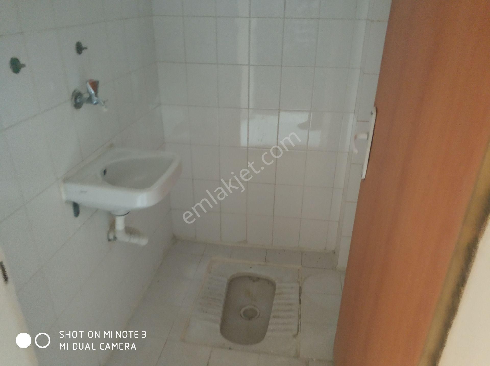 Sultandere Mahallesi'nde Kiralık 3+1 Ara Kat Okul Karşısında Çift Balkonlu Çift Wc'li - Görsel 12