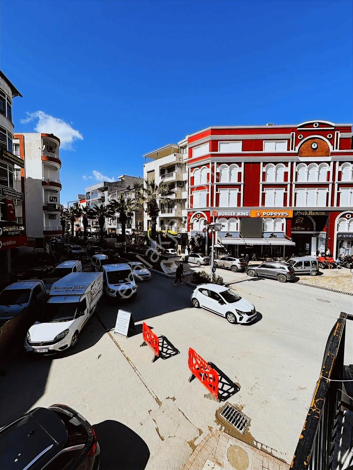 Seferihisarın Eniyi Köşe Dükkanı Avm Karşısı Cadde Üstü İşyeri - Görsel 18