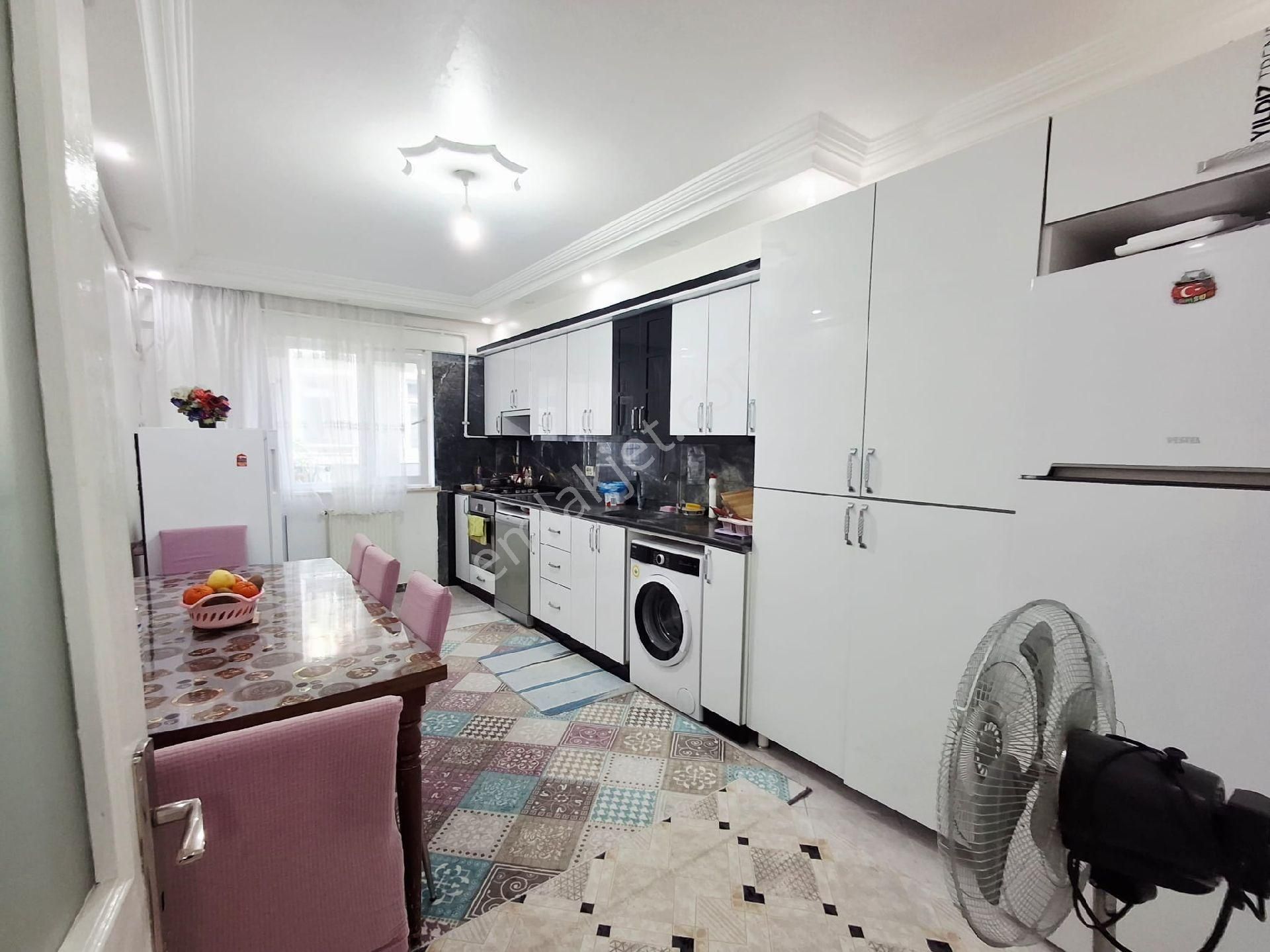 Evim-nur'dan Ömürevleri Mah. 3+1 2.kat 140m2 Asansörlü Fırsat Daire - Görsel 2