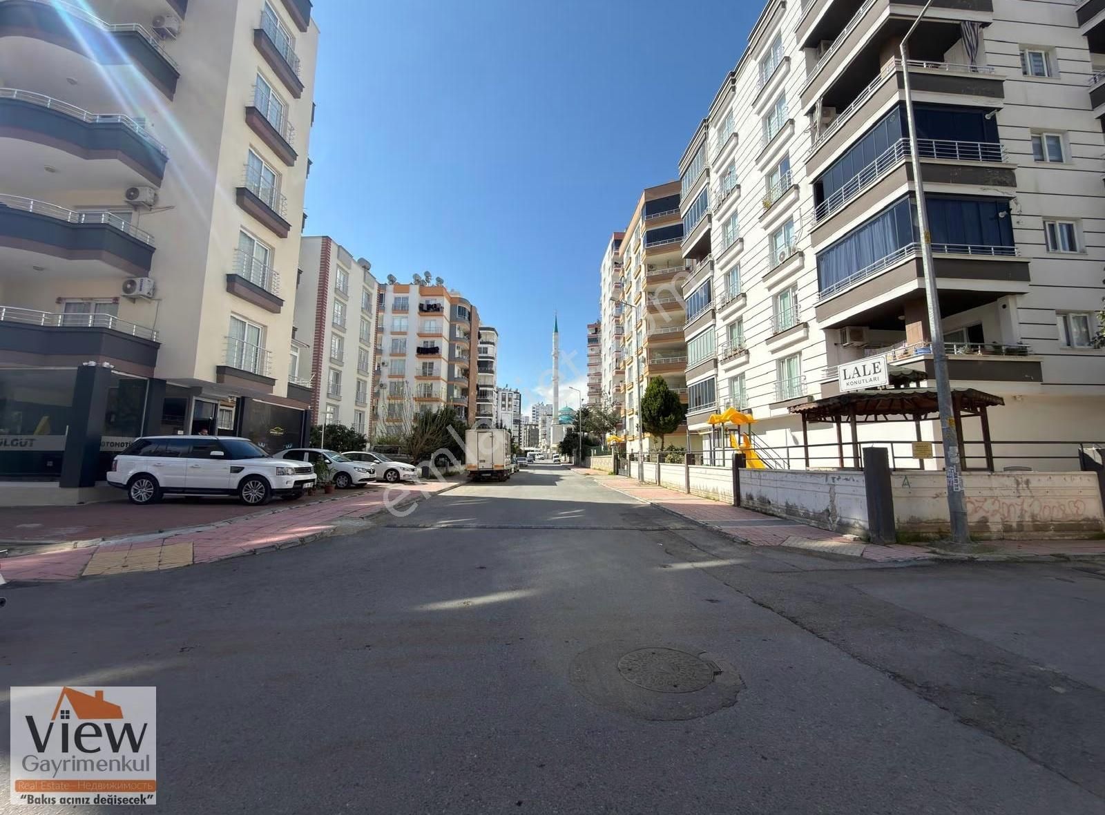 View'de Mezitli'de Havuzlu Full Eşyalı,geniş 4+1 Kiralık Daire