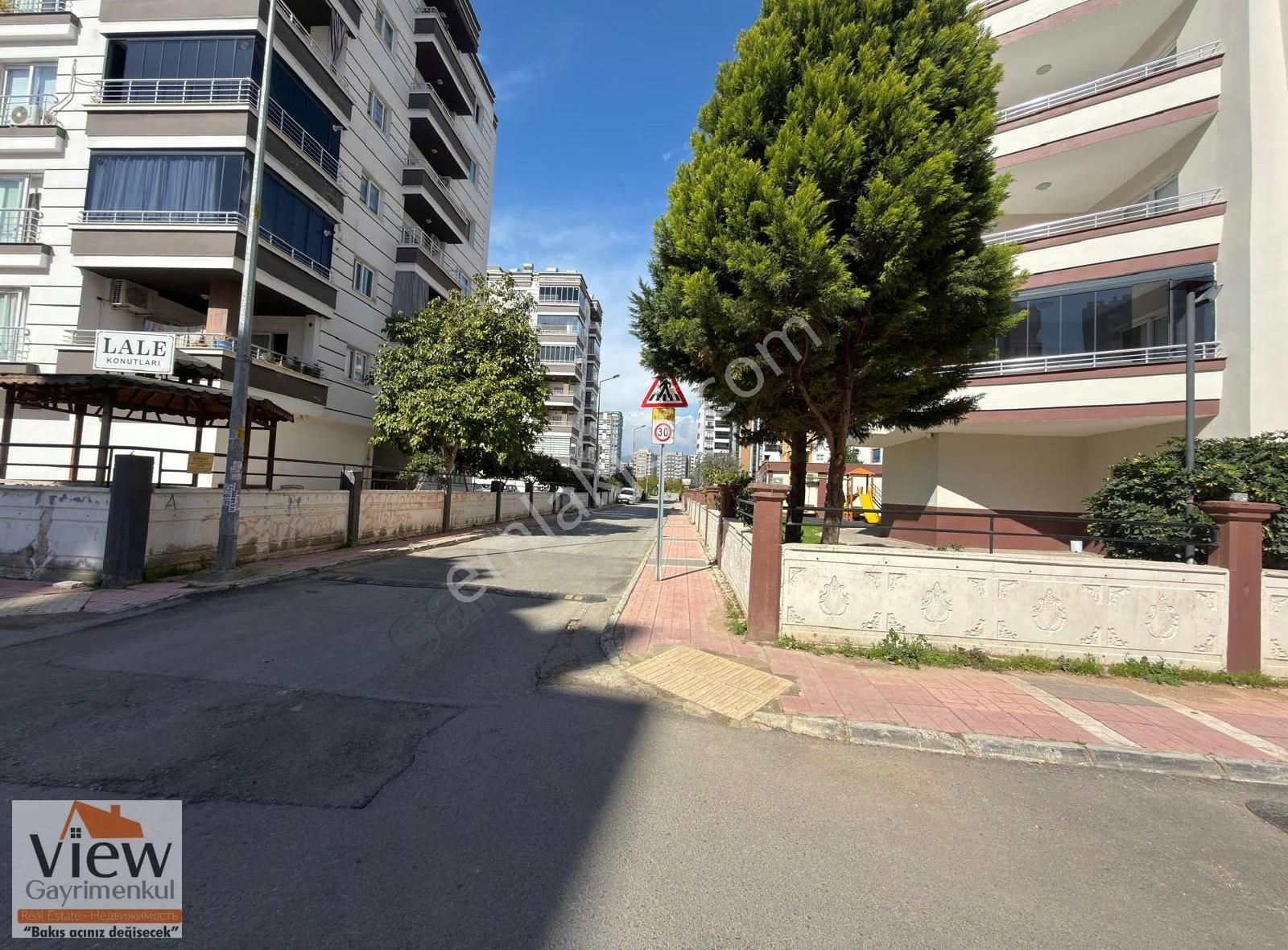 View'de Mezitli'de Havuzlu Full Eşyalı,geniş 4+1 Kiralık Daire - Görsel 4