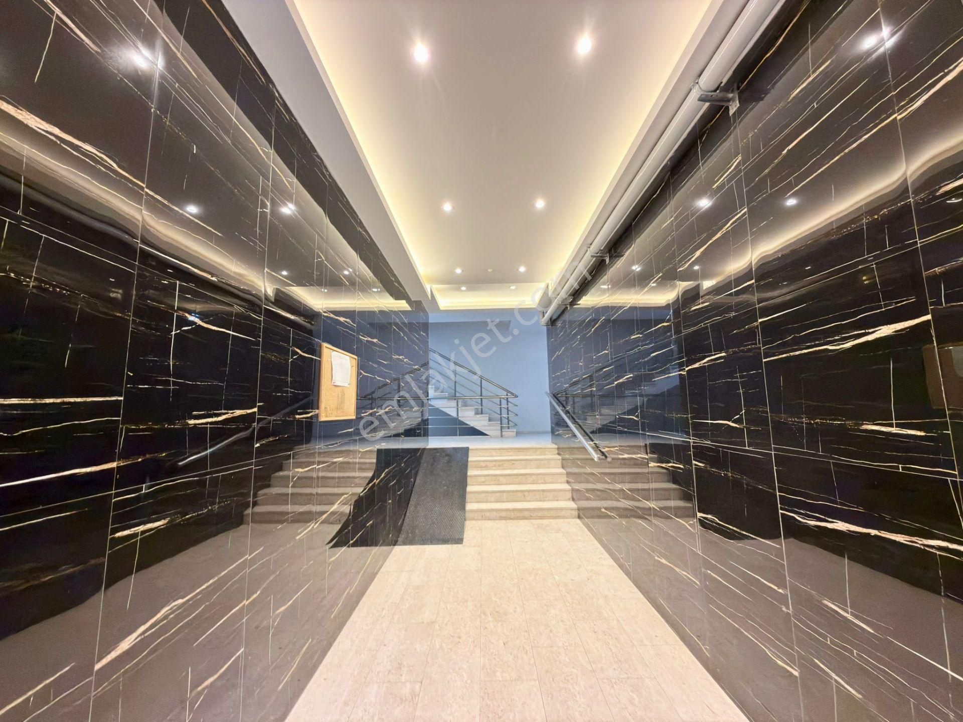 Sadece Yükselde Kazdağları Manzaralı Kapalı Garajlı Köşe 2+1 - Görsel 30