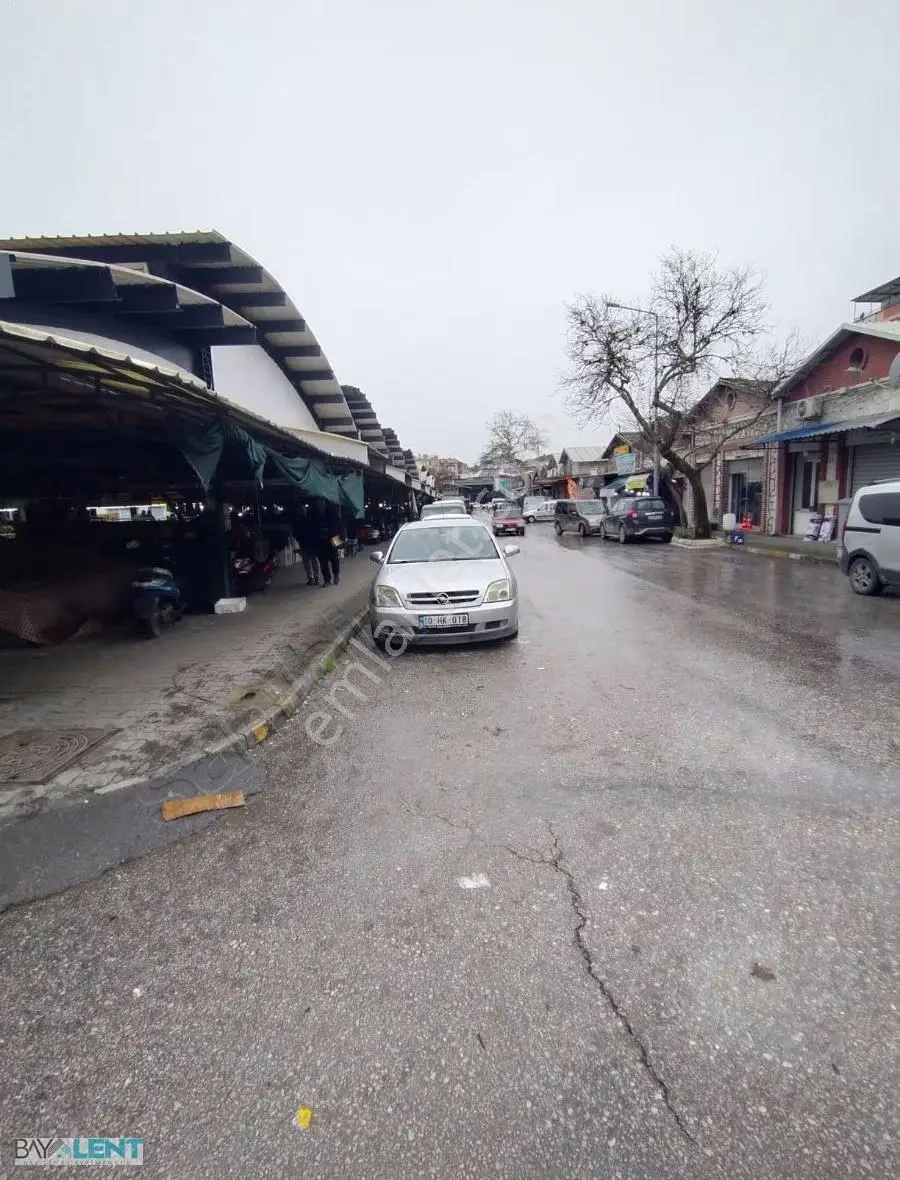Balıkesir Karesi De Karesi Avm Yanında Kapalı Pazar Yeri Satılık