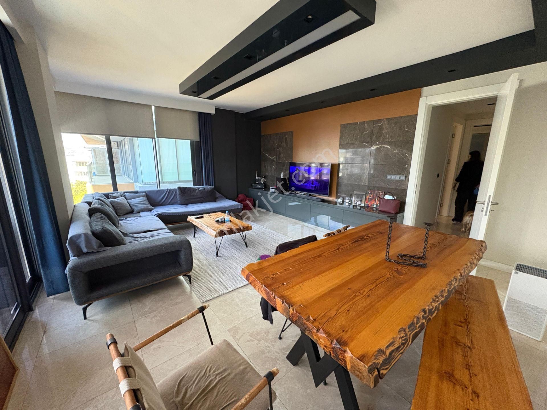 Zerdalilik 'te Lüks Site İçinde Güvenlikli K.otoparklı Havuzlu Arakat 2+1 - Görsel 3