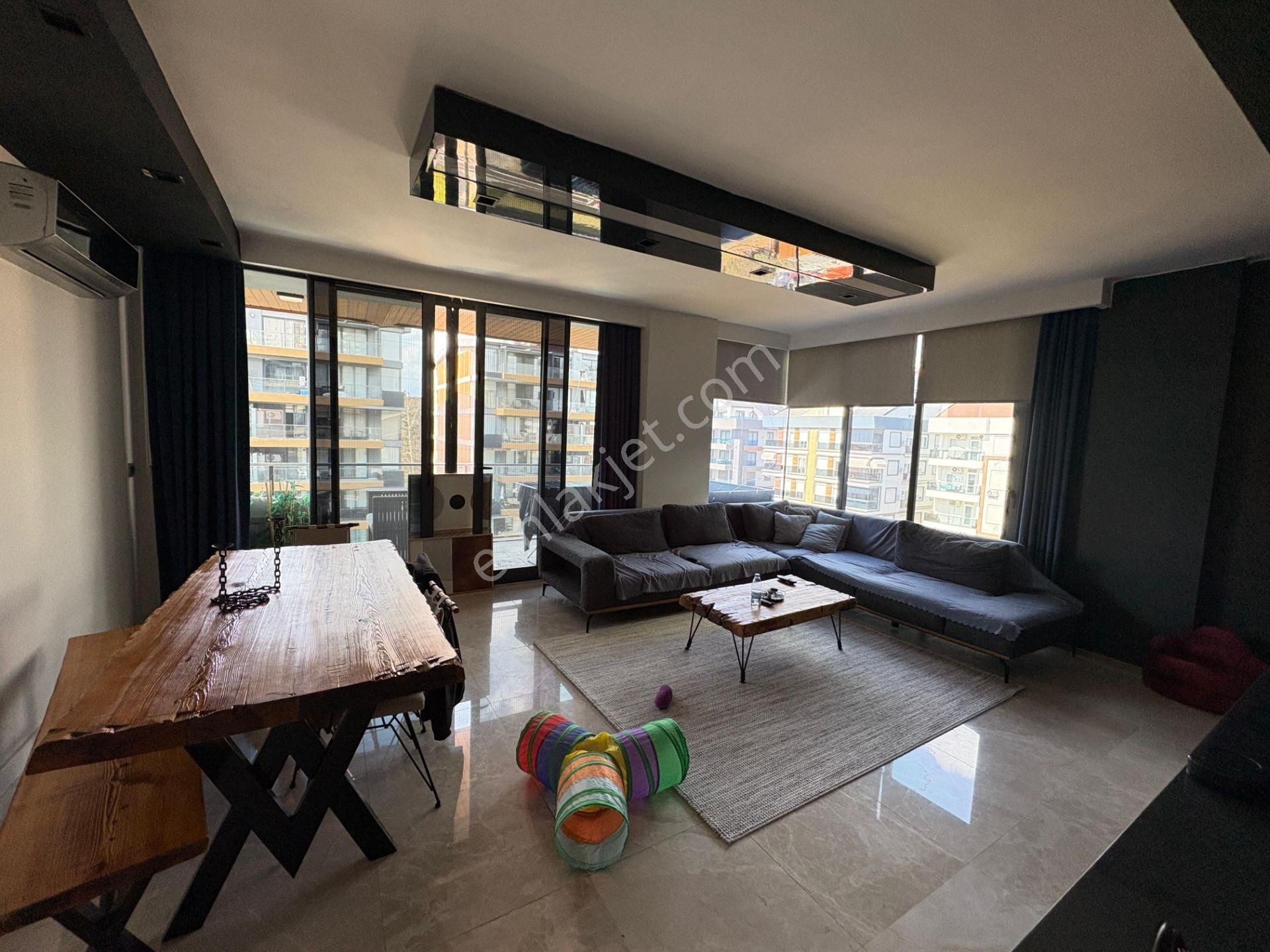 Zerdalilik 'te Lüks Site İçinde Güvenlikli K.otoparklı Havuzlu Arakat 2+1 - Görsel 2