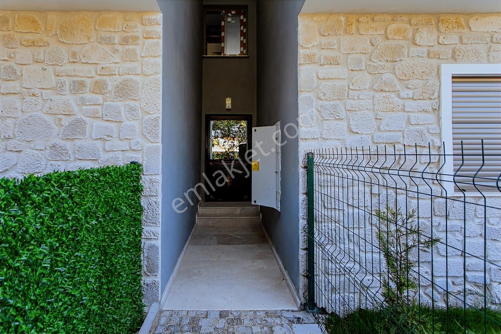 Foça Bağarası Kazım Dirik Mah. Satılık 2+1 Daire - Görsel 8