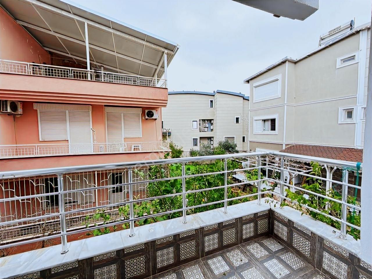 Belek'te Site İçi Havuzlu Plaja 1 Km Mesafede Bakımlı 5+1 Villa - Görsel 16