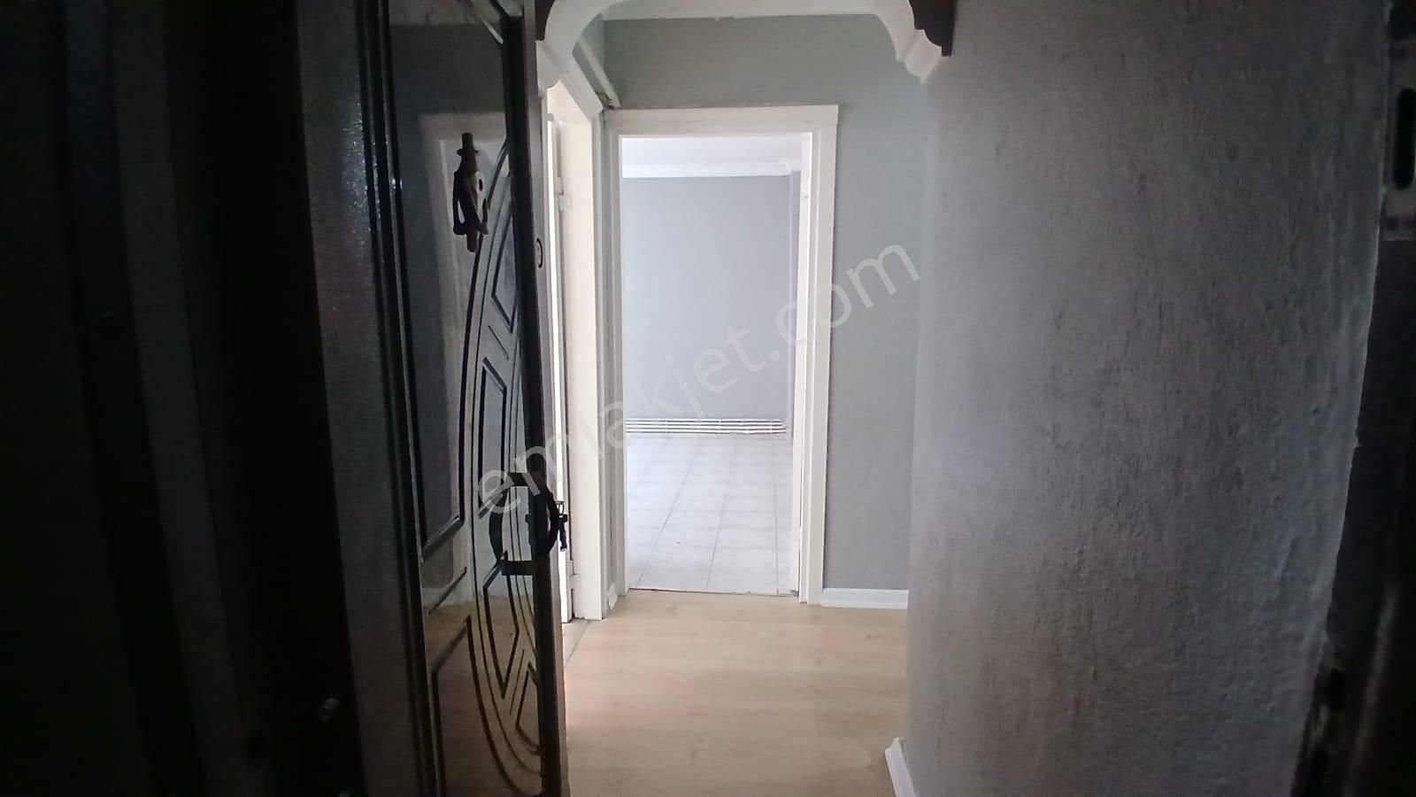 Onur Mahallesinde Kullanışlı Arsa Ve 3 Katlı Bina - Görsel 2