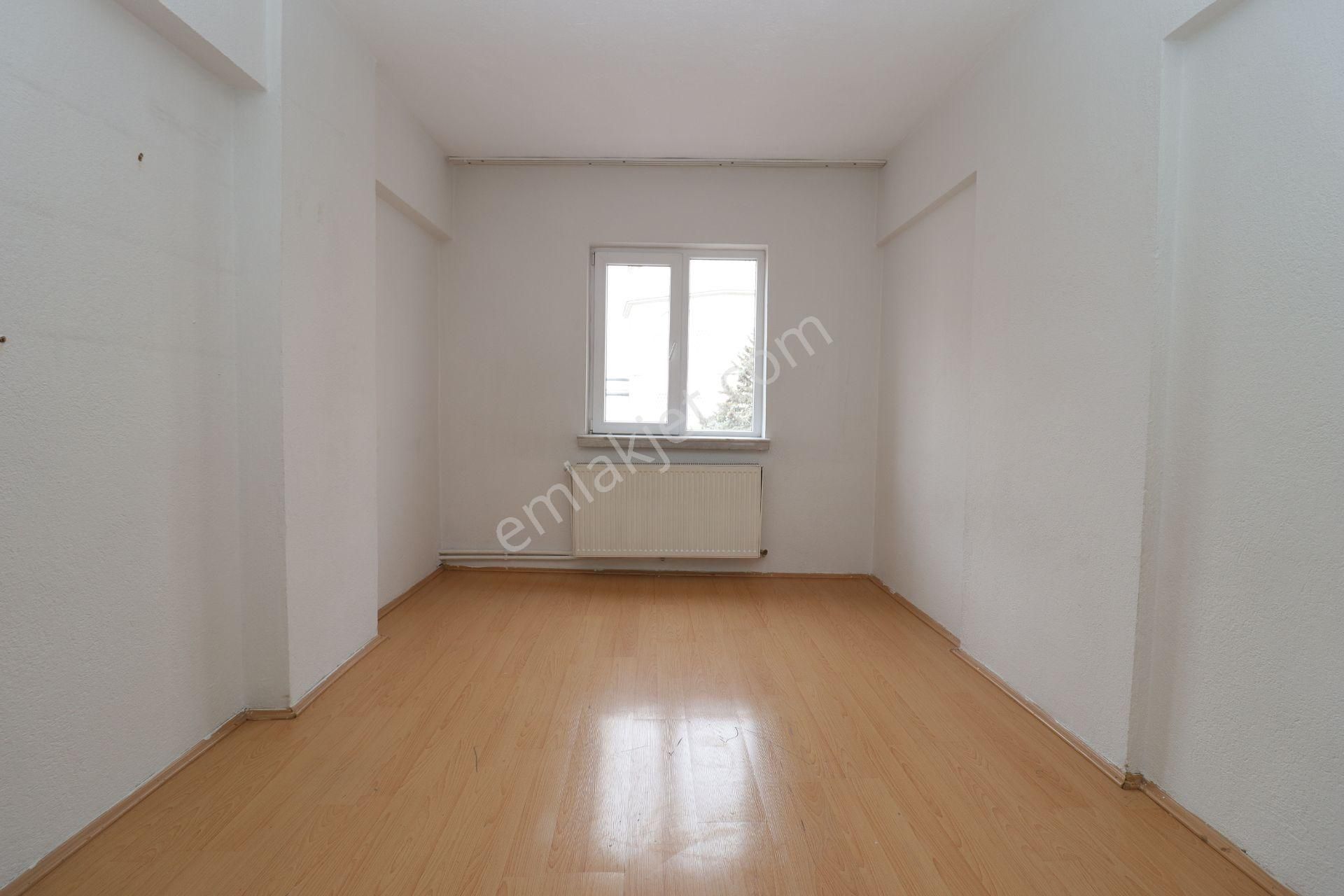 Etimesgut İstasyon'da Cadde'de Köşebaşı Arakat 3+1 Kiralık Daire - Görsel 18