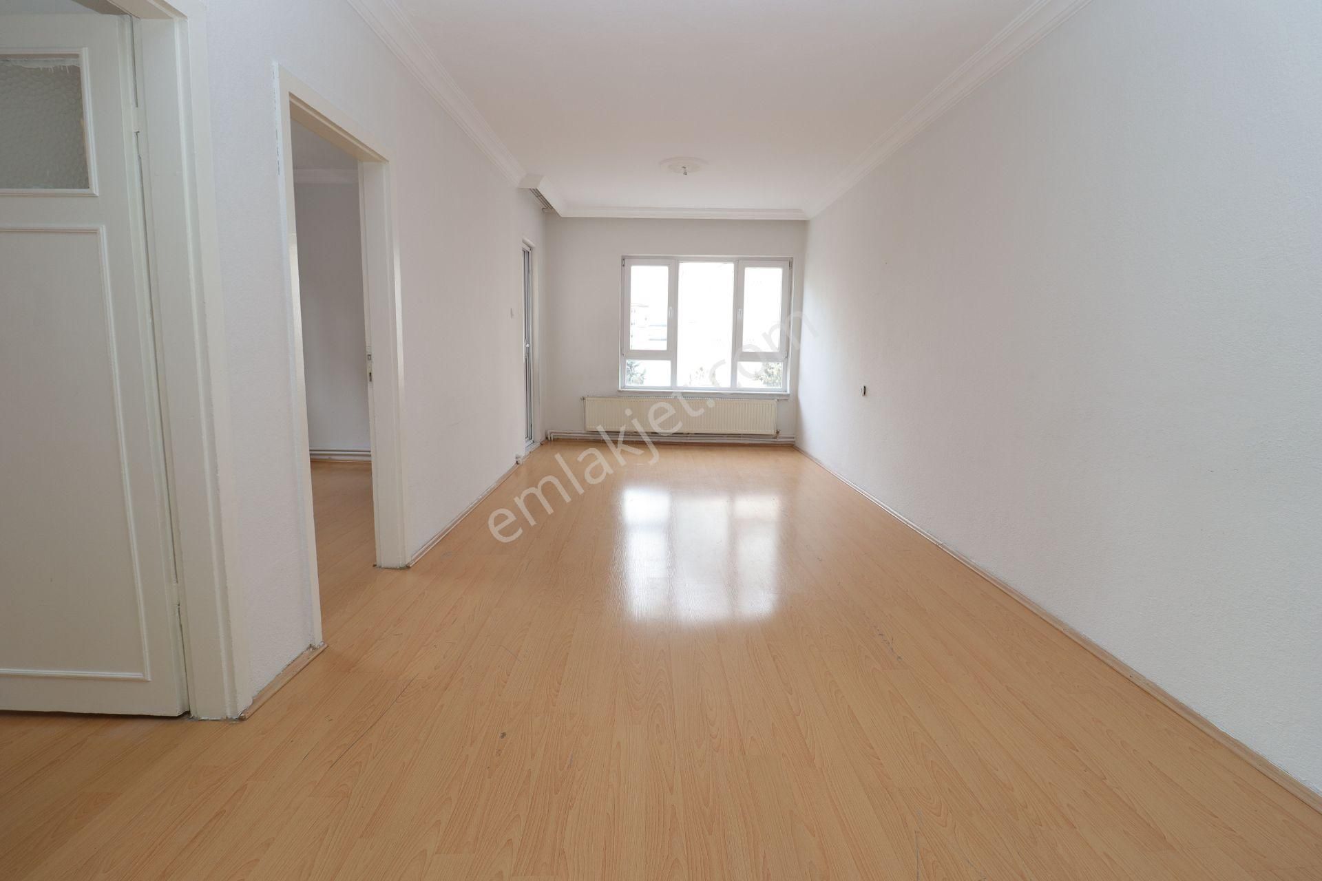 Etimesgut İstasyon'da Cadde'de Köşebaşı Arakat 3+1 Kiralık Daire - Görsel 7