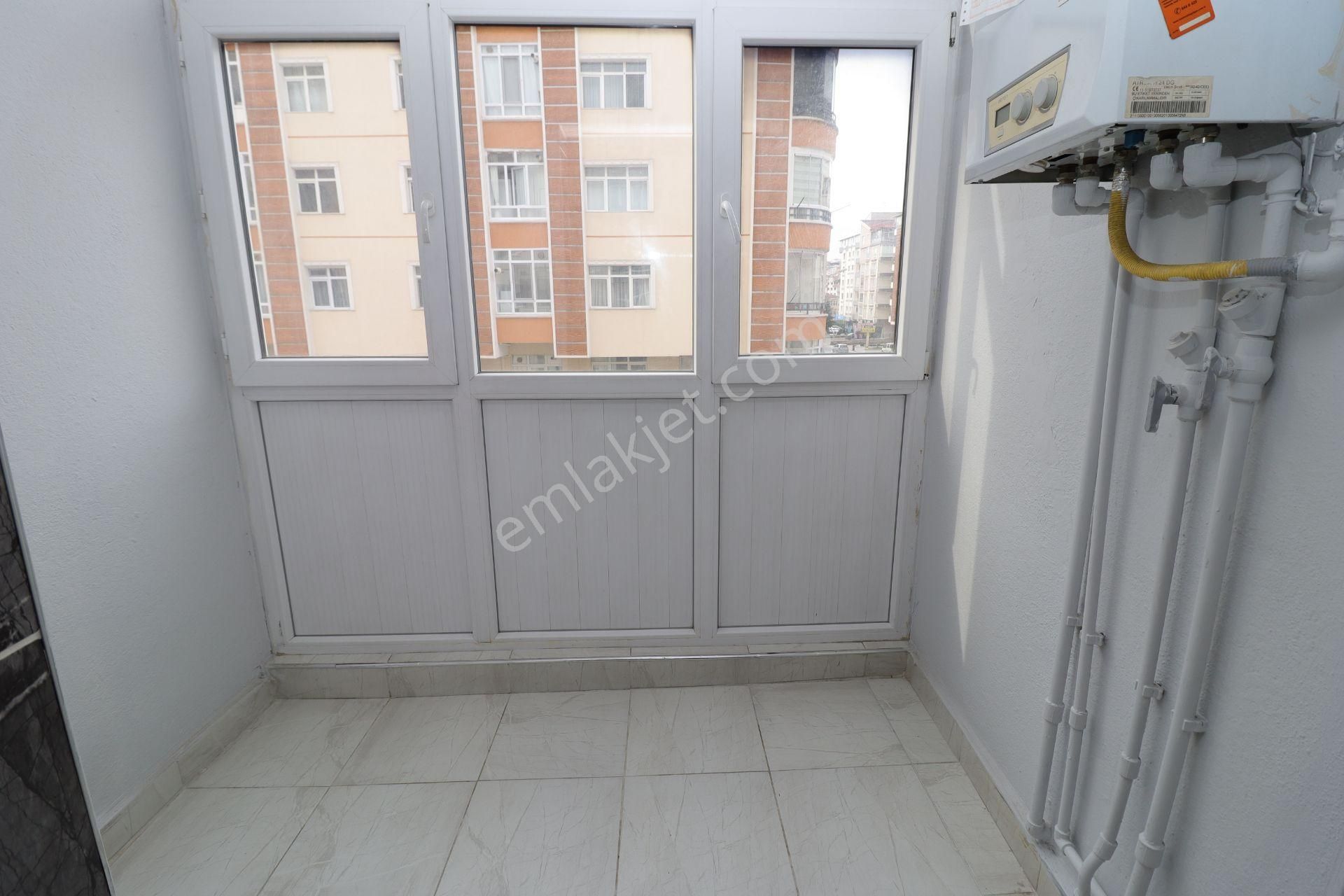 Etimesgut İstasyon'da Cadde'de Köşebaşı Arakat 3+1 Kiralık Daire - Görsel 6