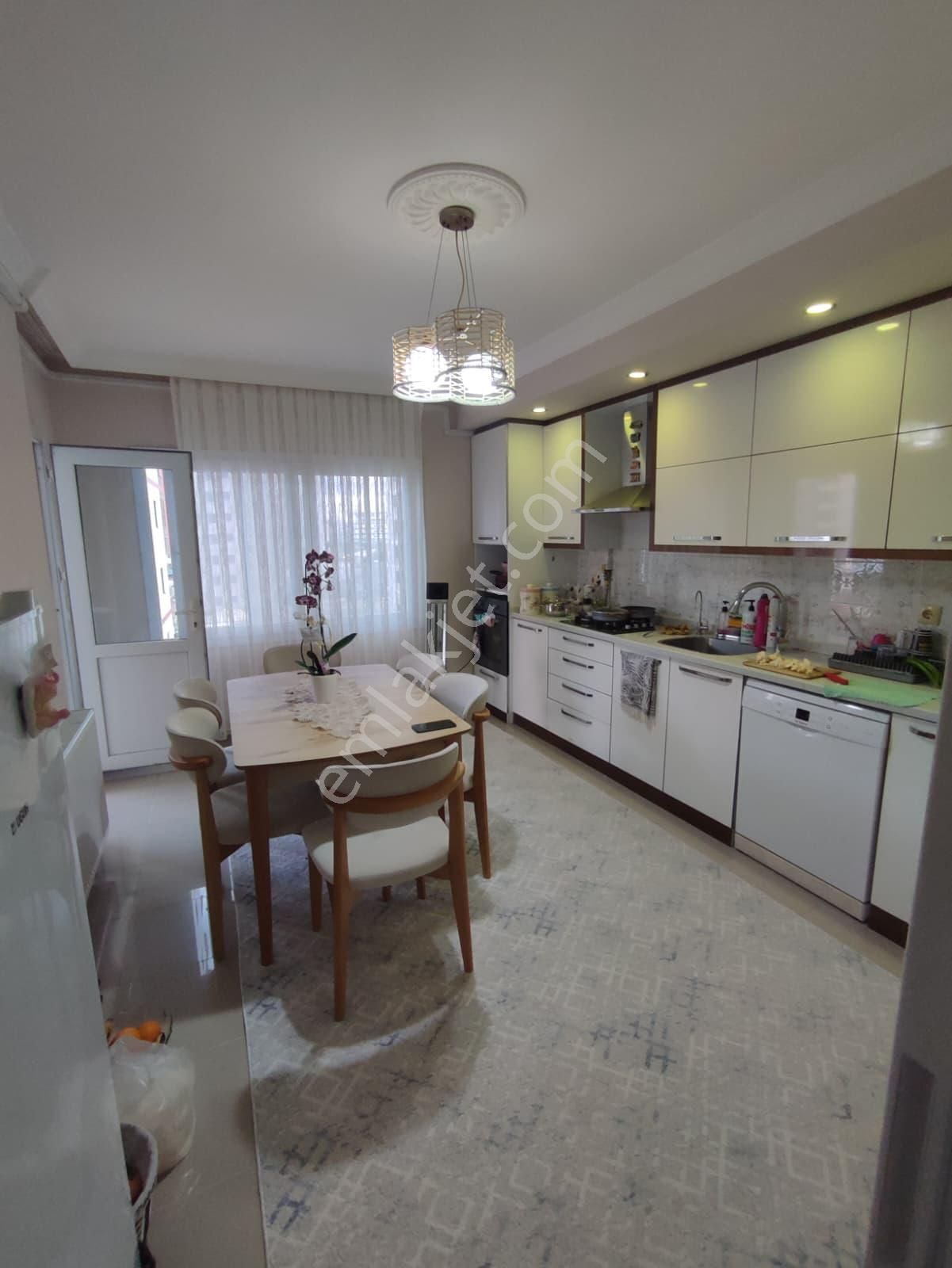 Erdemli Yukarı Alata Siteiçi Kaloriferli 205 M² Ultra Geniş 3+1 - Görsel 4