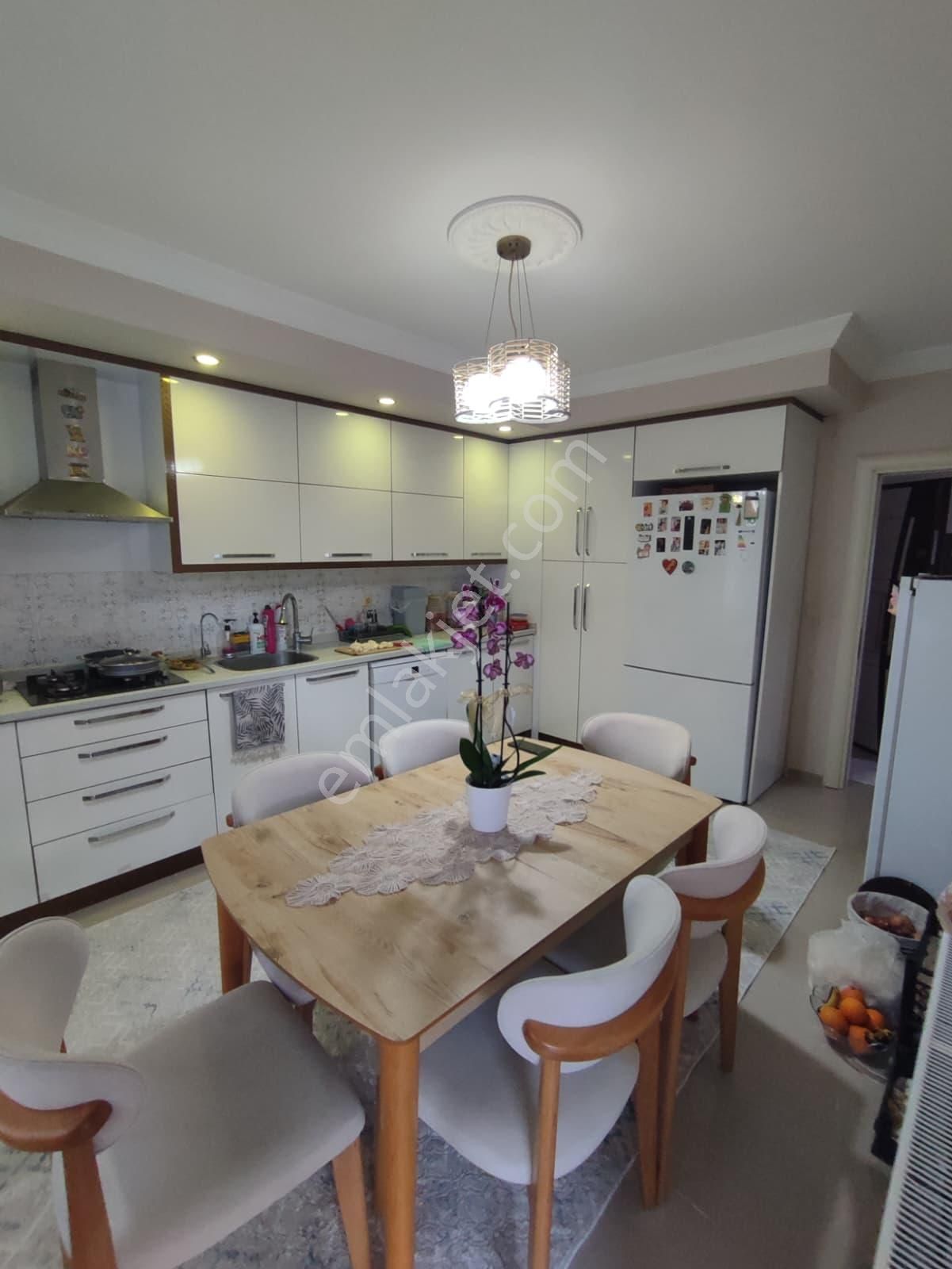 Erdemli Yukarı Alata Siteiçi Kaloriferli 205 M² Ultra Geniş 3+1 - Görsel 3