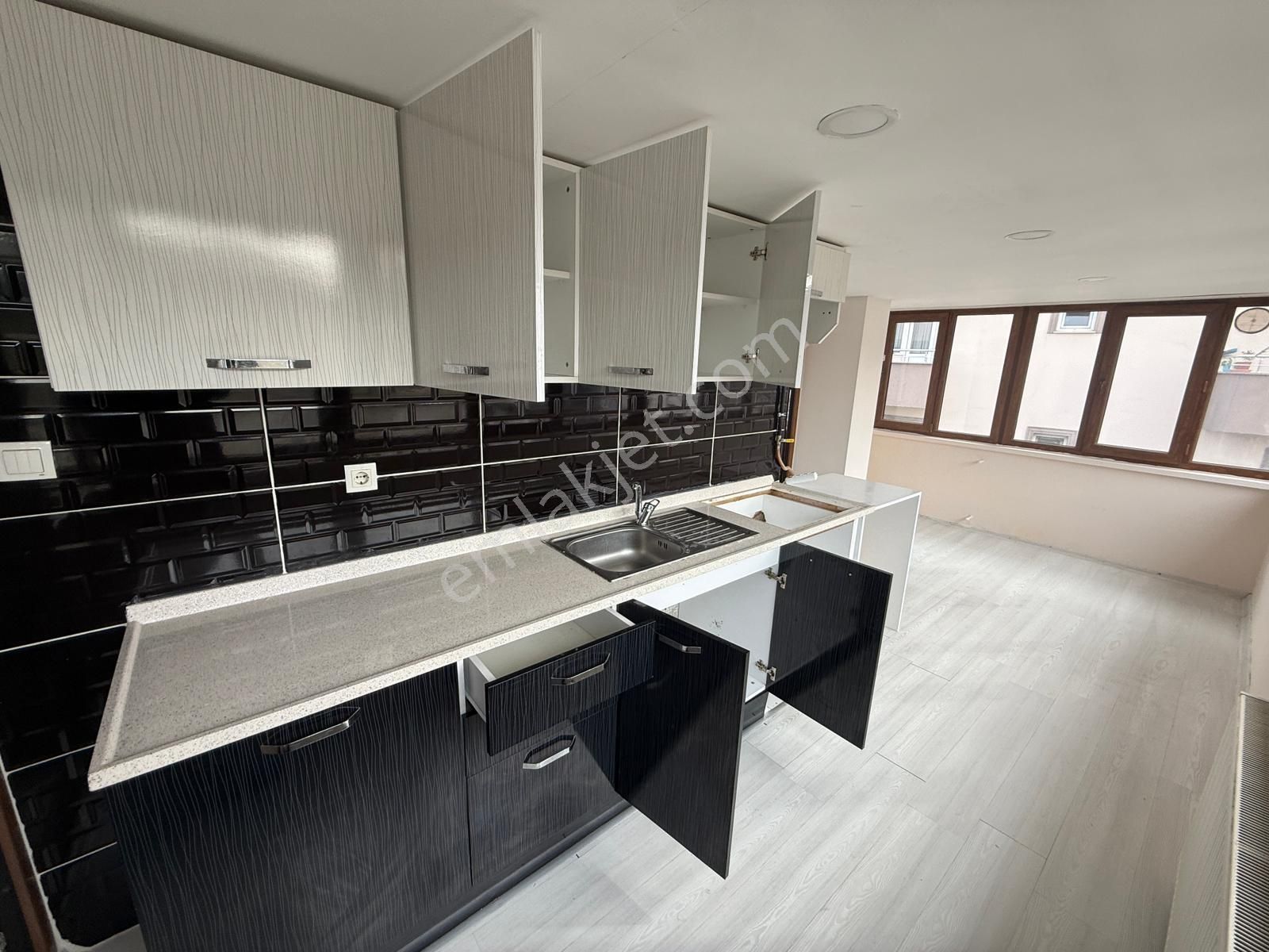 Trabzon Karşıyaka'da Kiralık 2+1 Daire - Görsel 2