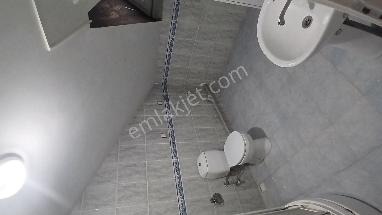 Ataşehir İçerenköyde Teraslı Masrafsız Genç Binada Kiralık Daire - Görsel 14