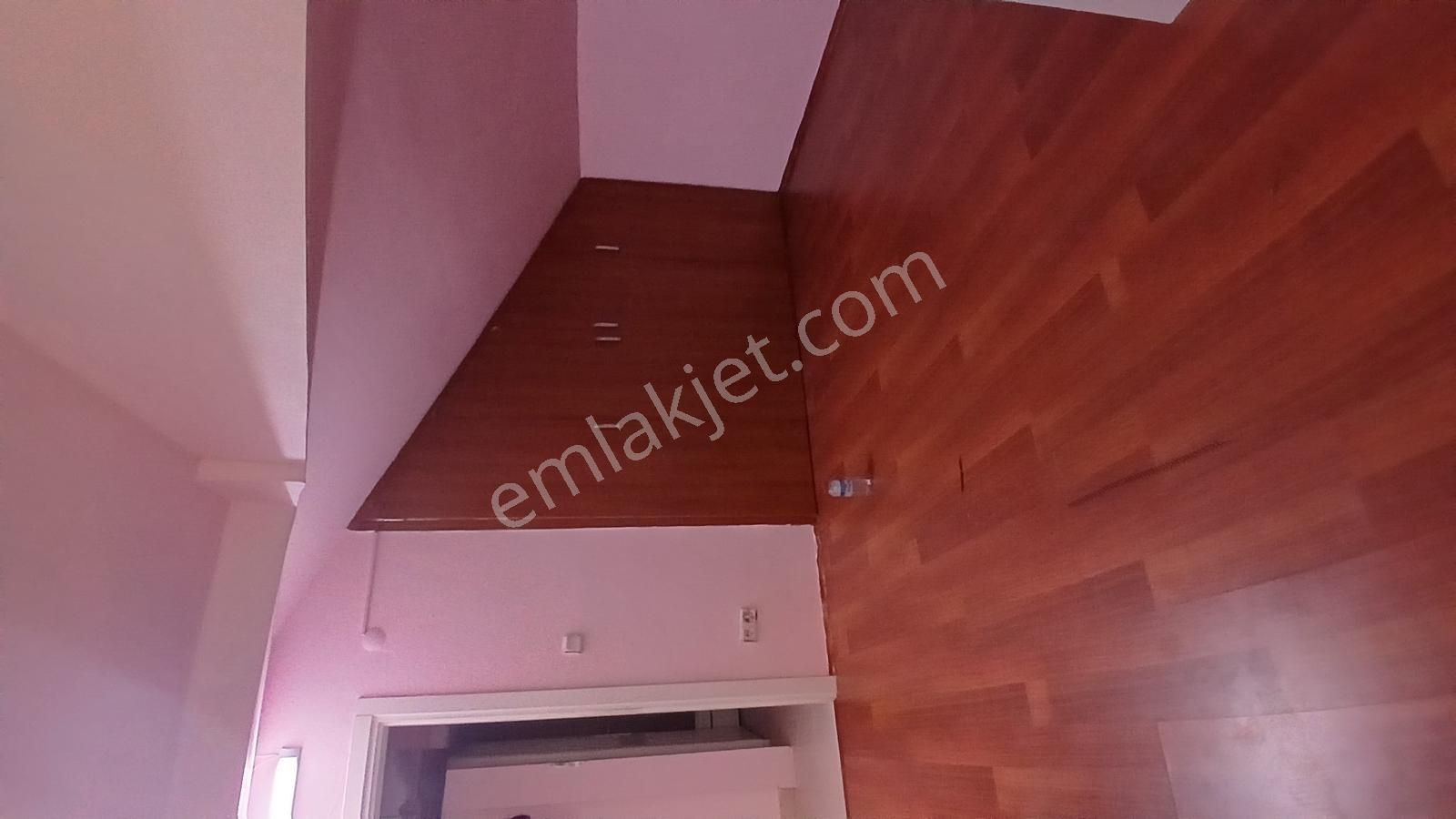 Ataşehir İçerenköyde Teraslı Masrafsız Genç Binada Kiralık Daire - Görsel 7