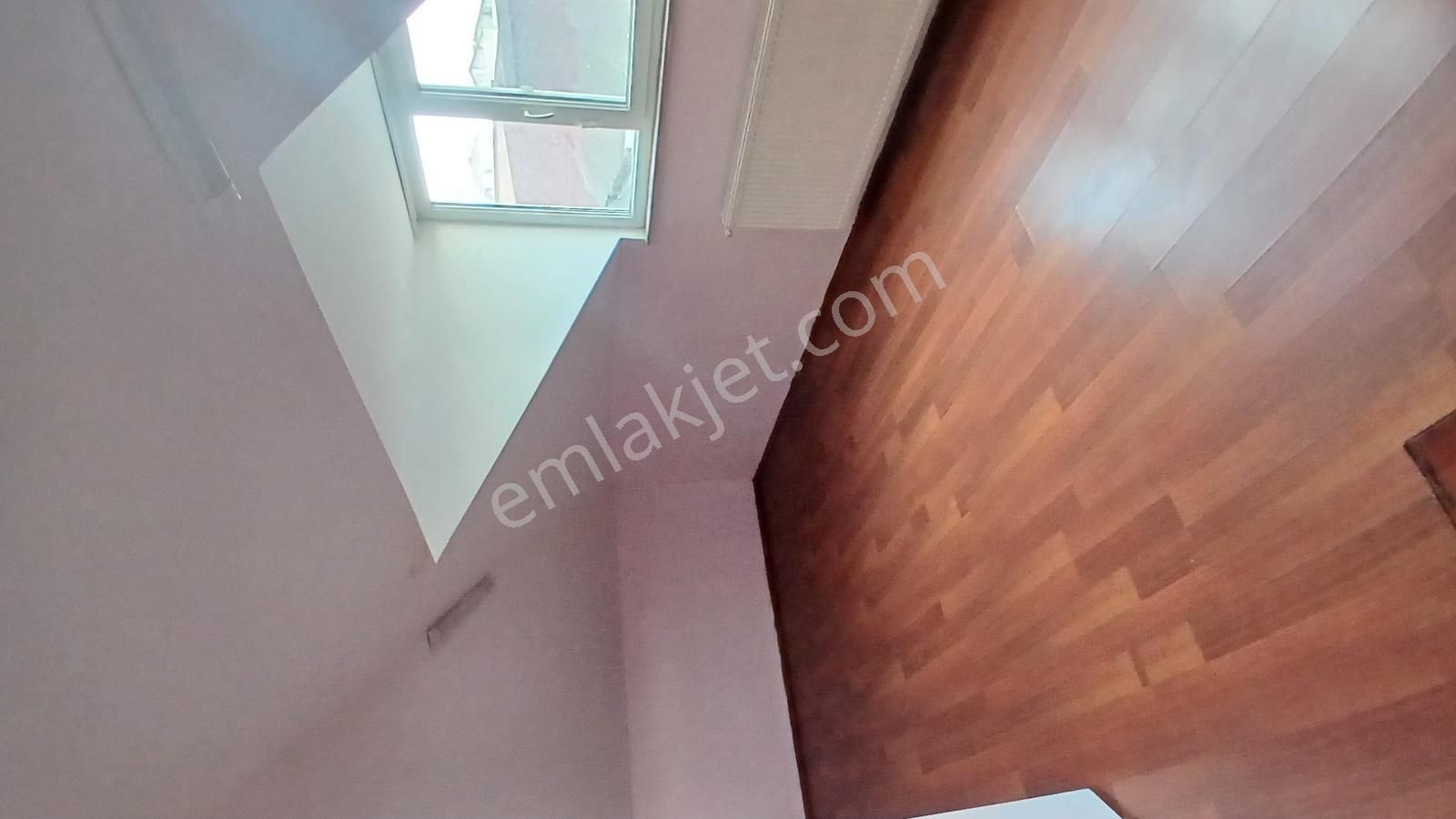 Ataşehir İçerenköyde Teraslı Masrafsız Genç Binada Kiralık Daire - Görsel 11