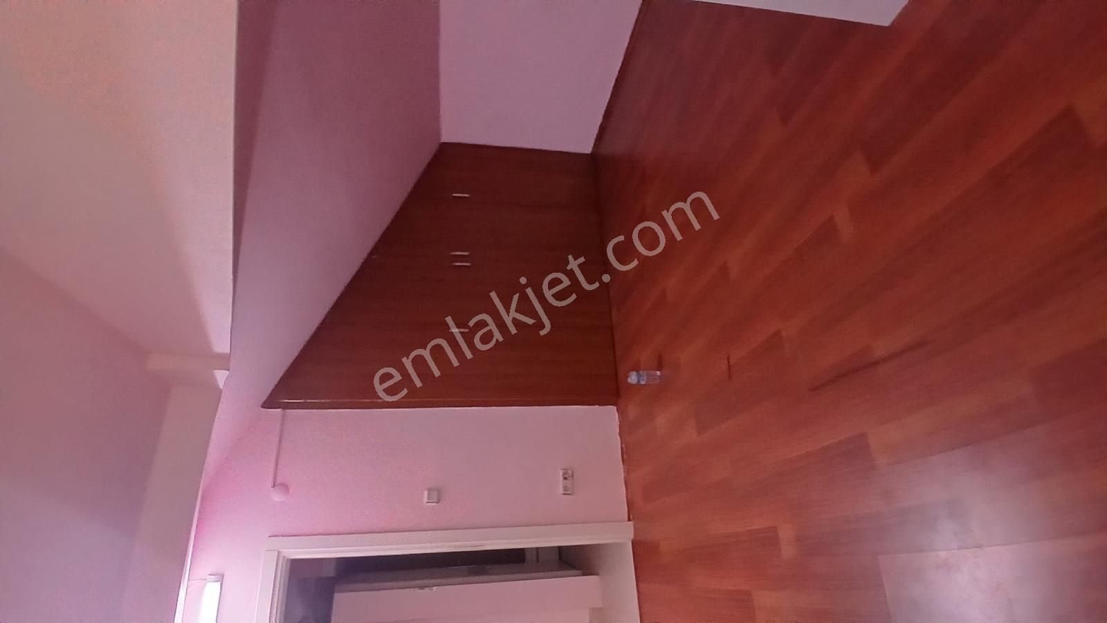 Ataşehir İçerenköyde Teraslı Masrafsız Genç Binada Kiralık Daire - Görsel 12