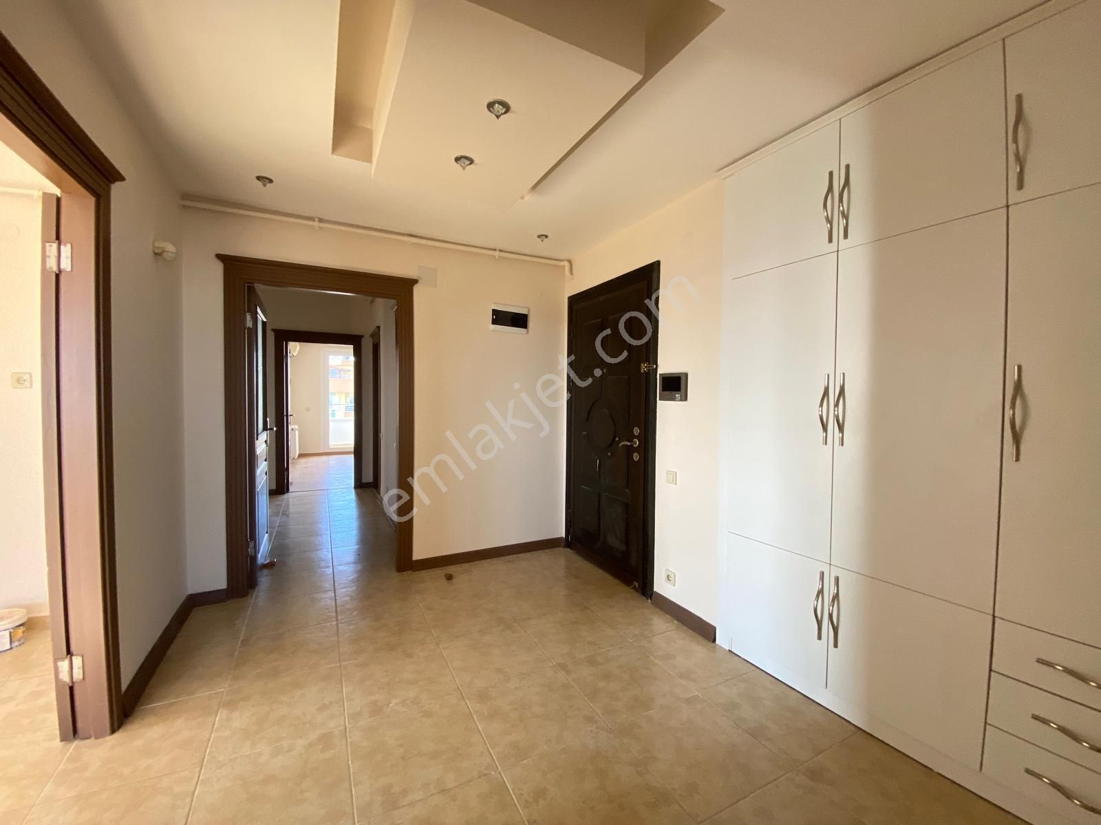 Lemas Emlak : Barbaros Mah 4+1 Kiralık Daire - Görsel 3