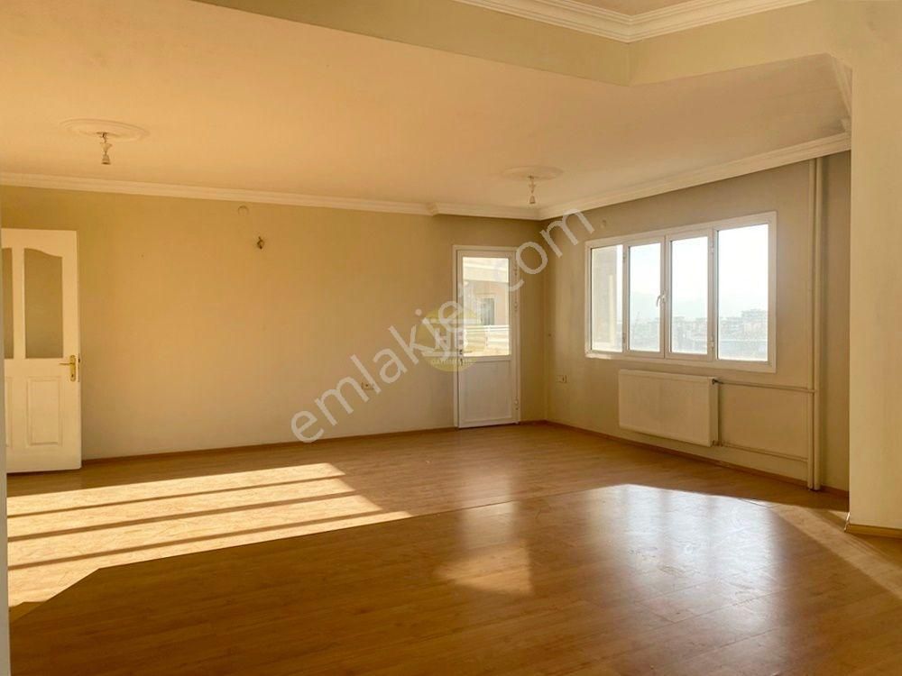 Hb'den 3+1 Kiralık Daire, Site İçi, Ara Kat, Merkezi Doğalgaz, Ebeveyn Banyo, Otopark - Görsel 3