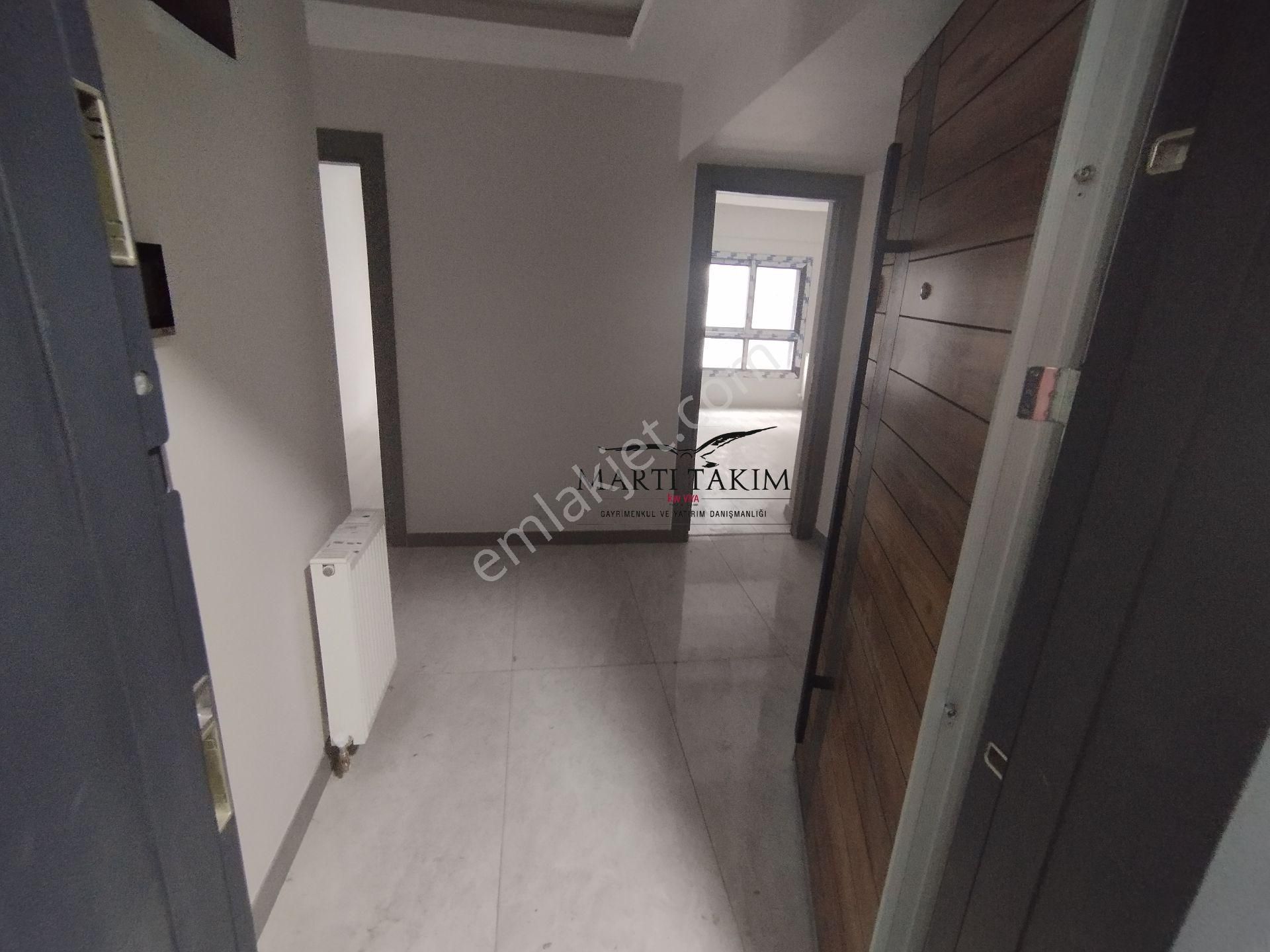 Bayraklı Manavkuyu Da Tahsin Özdemir'den Sıfır 3+1 Kiralık Daire