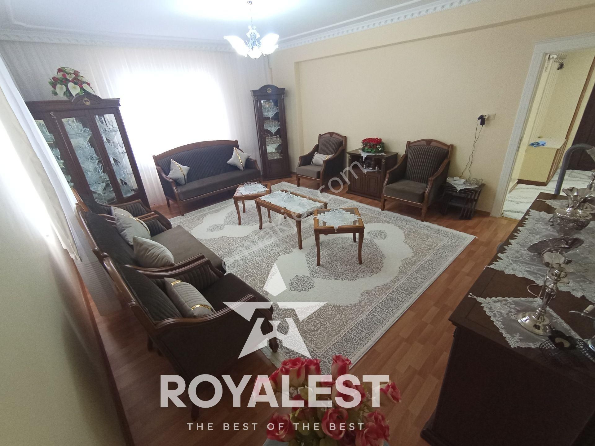 Royalest'ten Abdülhamit Han Çevreyolu Yanı Temiz Ve Bakımlı 3+1 - Görsel 2