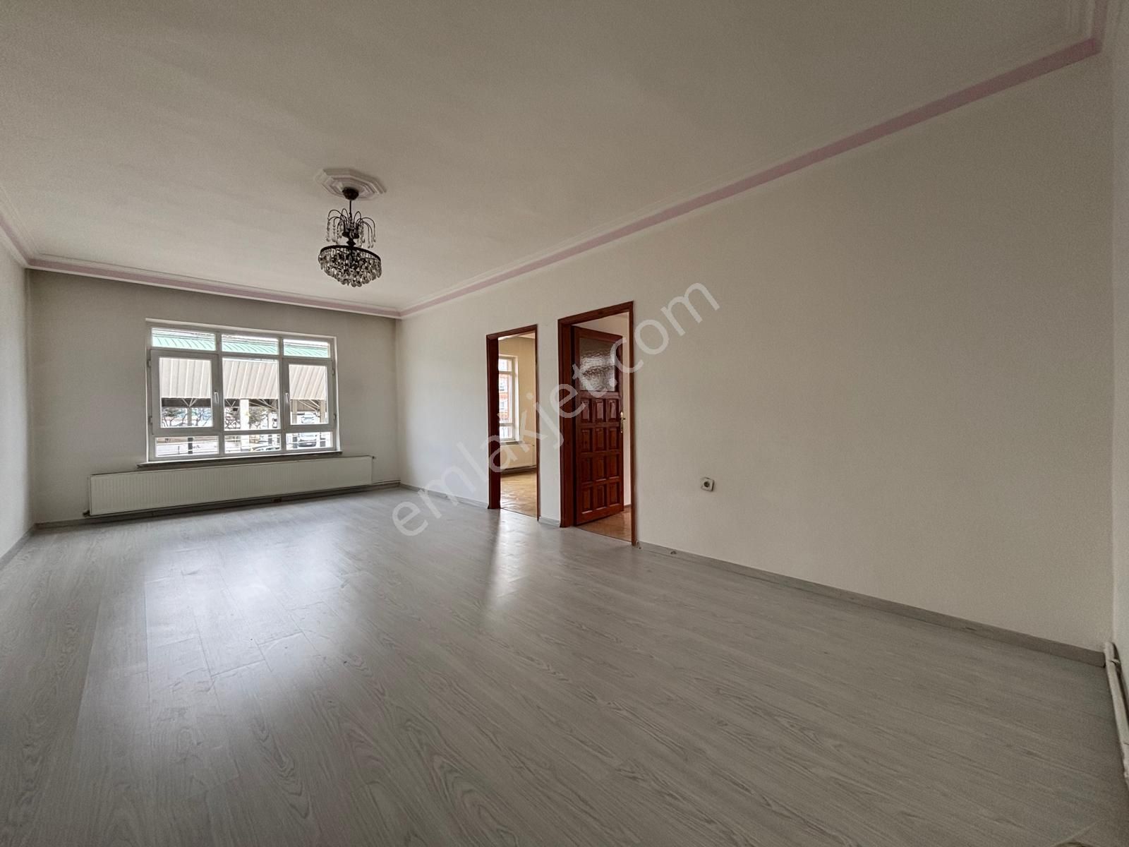 Taşcılar'dan Salı Pazarı Yanı Ara Kat Masrafsız 3+1 Fırsat Daire - Görsel 7