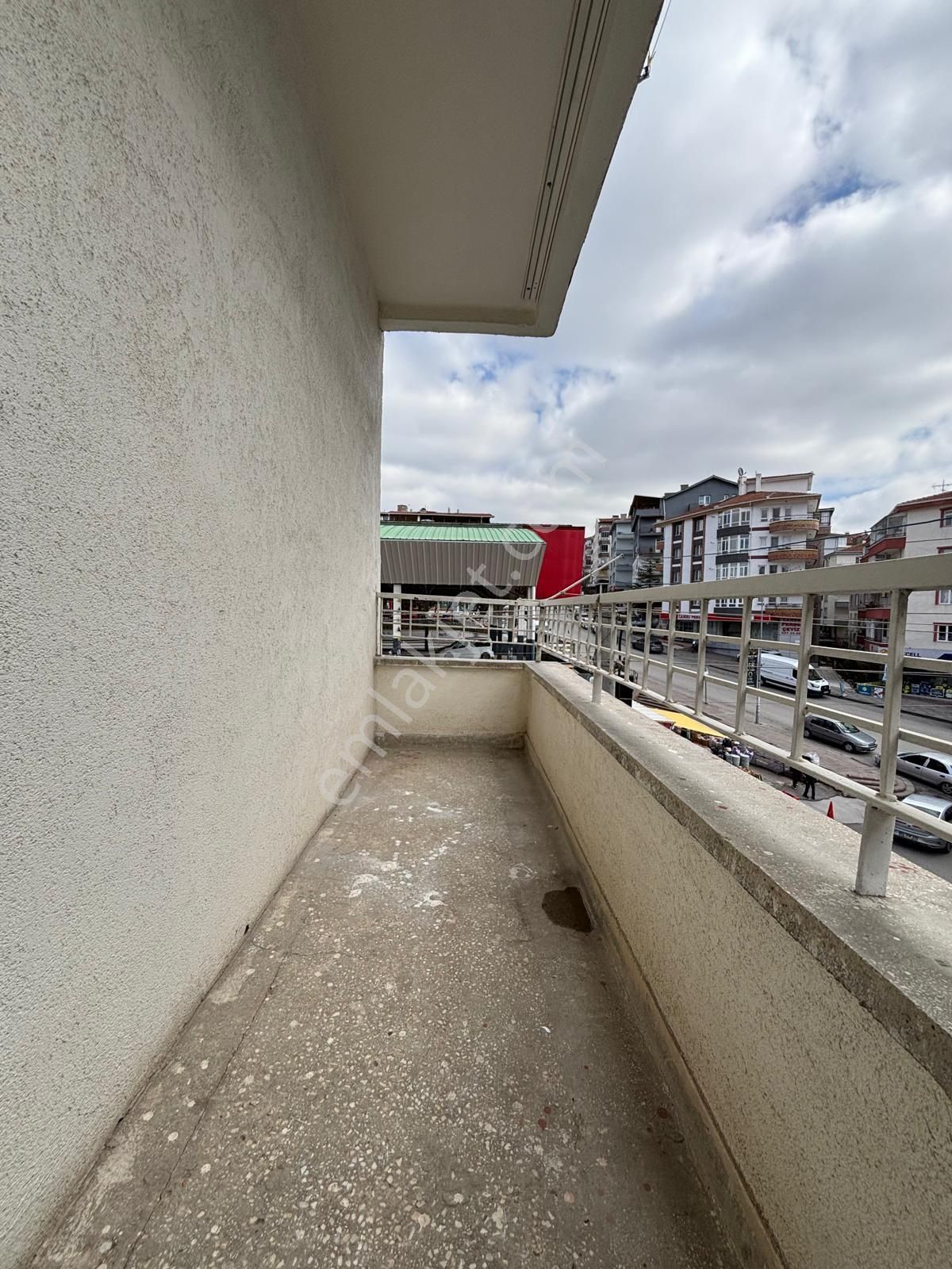 Taşcılar'dan Salı Pazarı Yanı Ara Kat Masrafsız 3+1 Fırsat Daire - Görsel 12