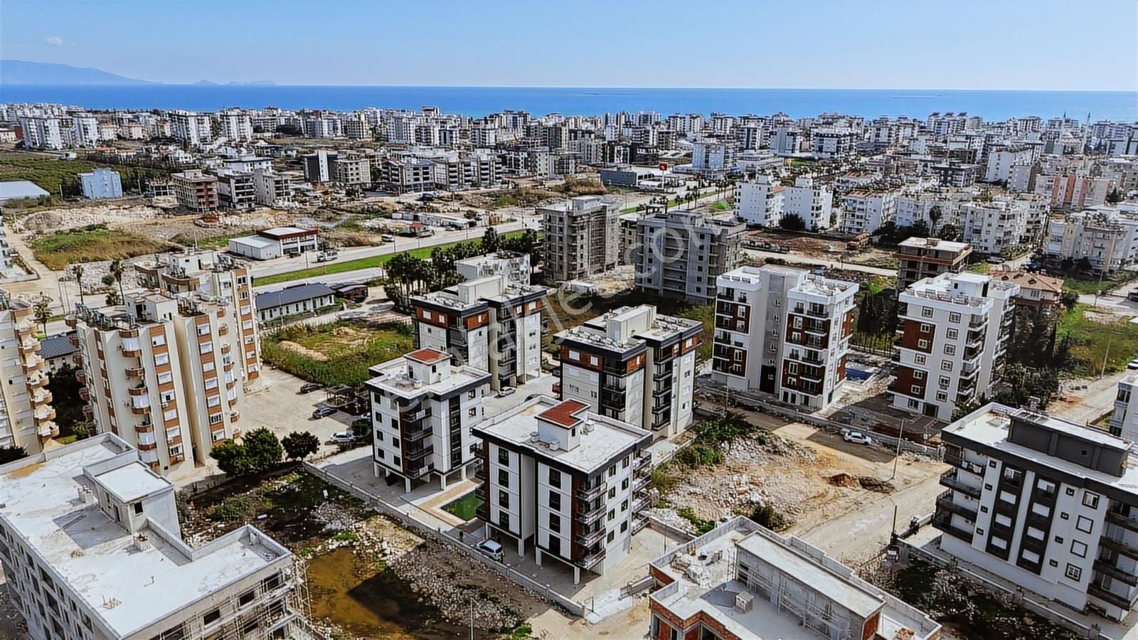 Gökhan Gökdemir'den Havuzlu Site İçinde 1+1 Kiralık Daireler - Görsel 17