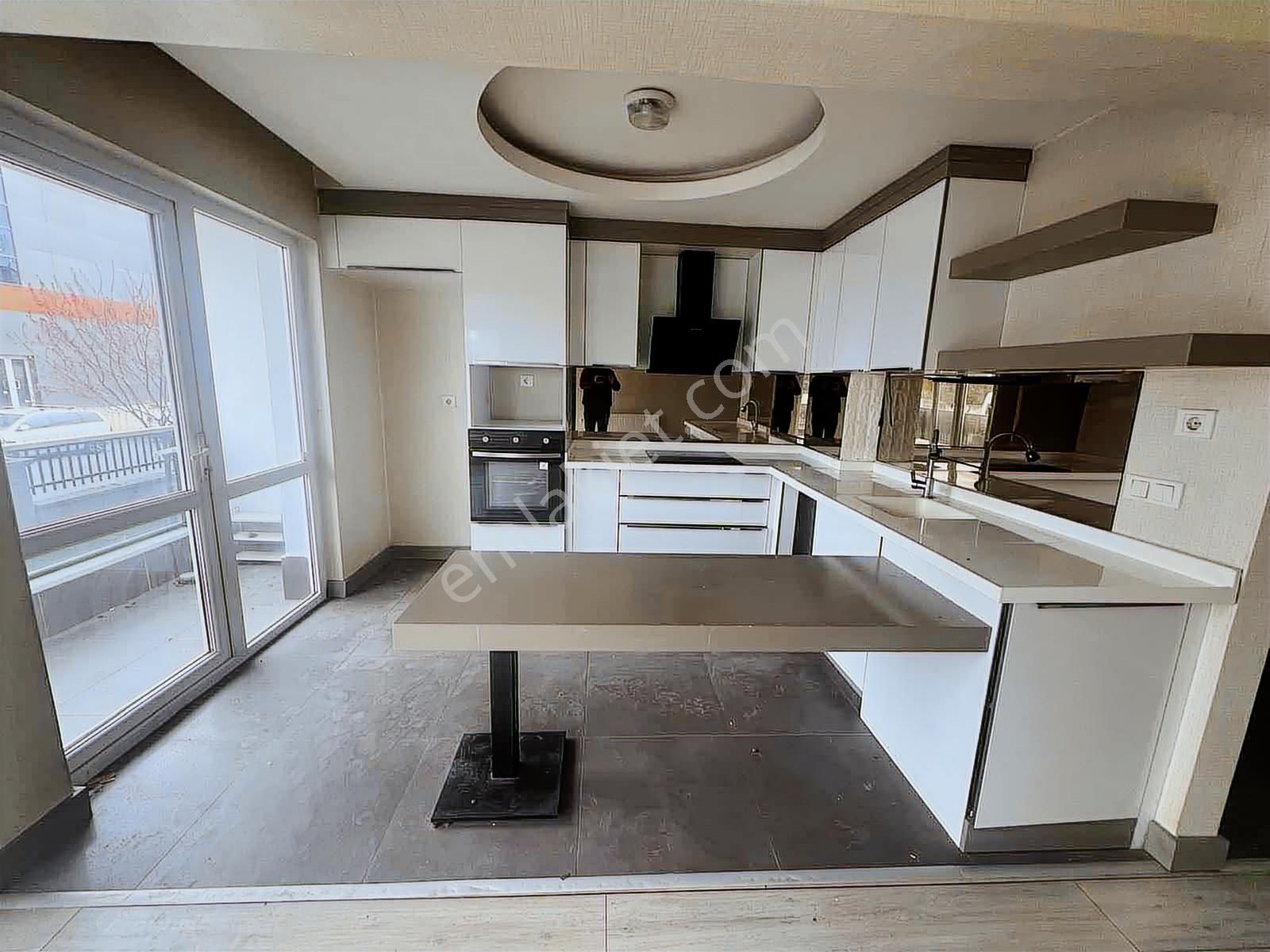 Yeşilova'da Ön Cephe Kiralık 2+1 Daire Turyap'tan