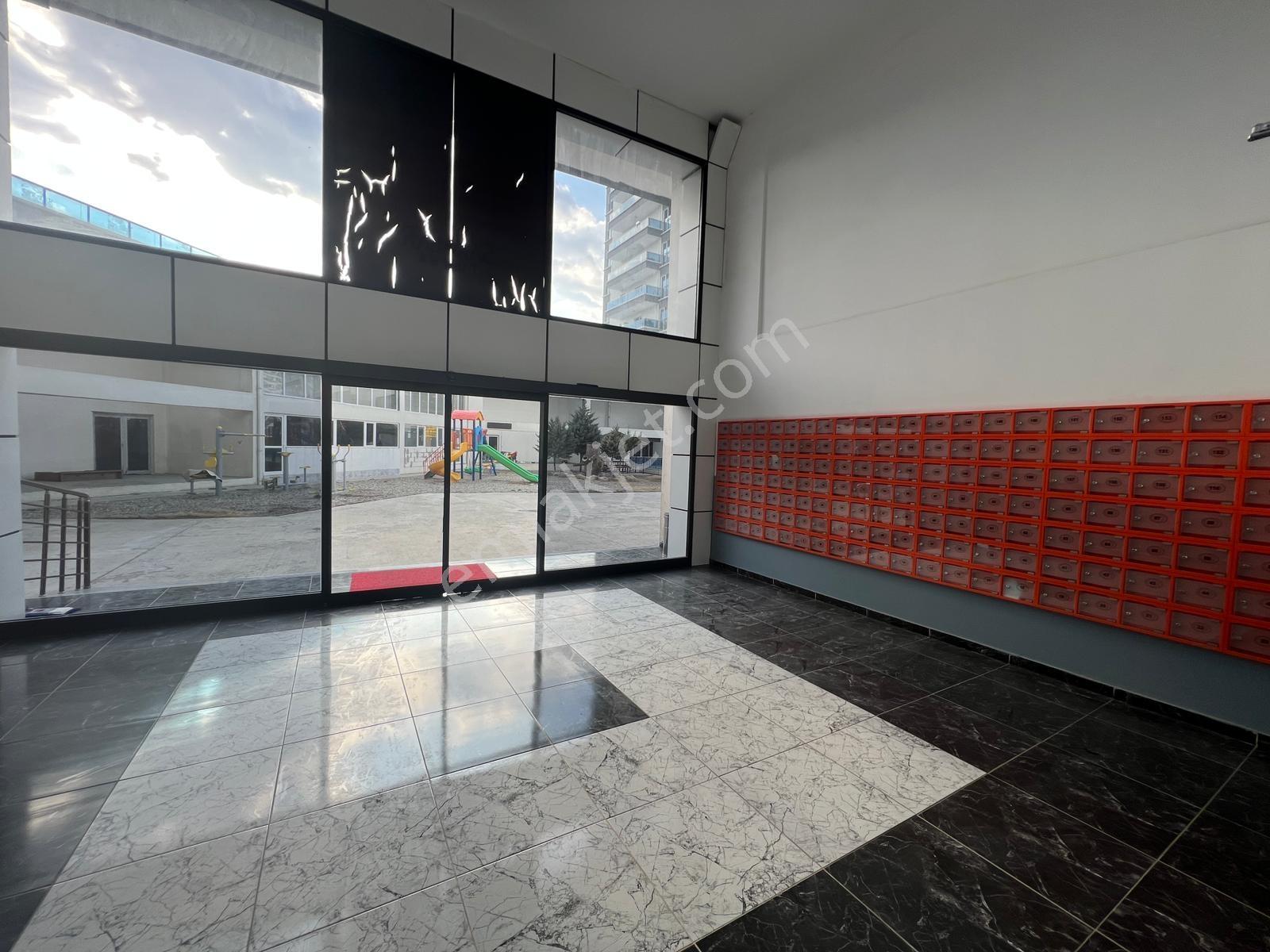 Sakalar Tower'da 14.kat Ön Cephe Eşyalı Kiralık Daire Turyap'tan - Görsel 33