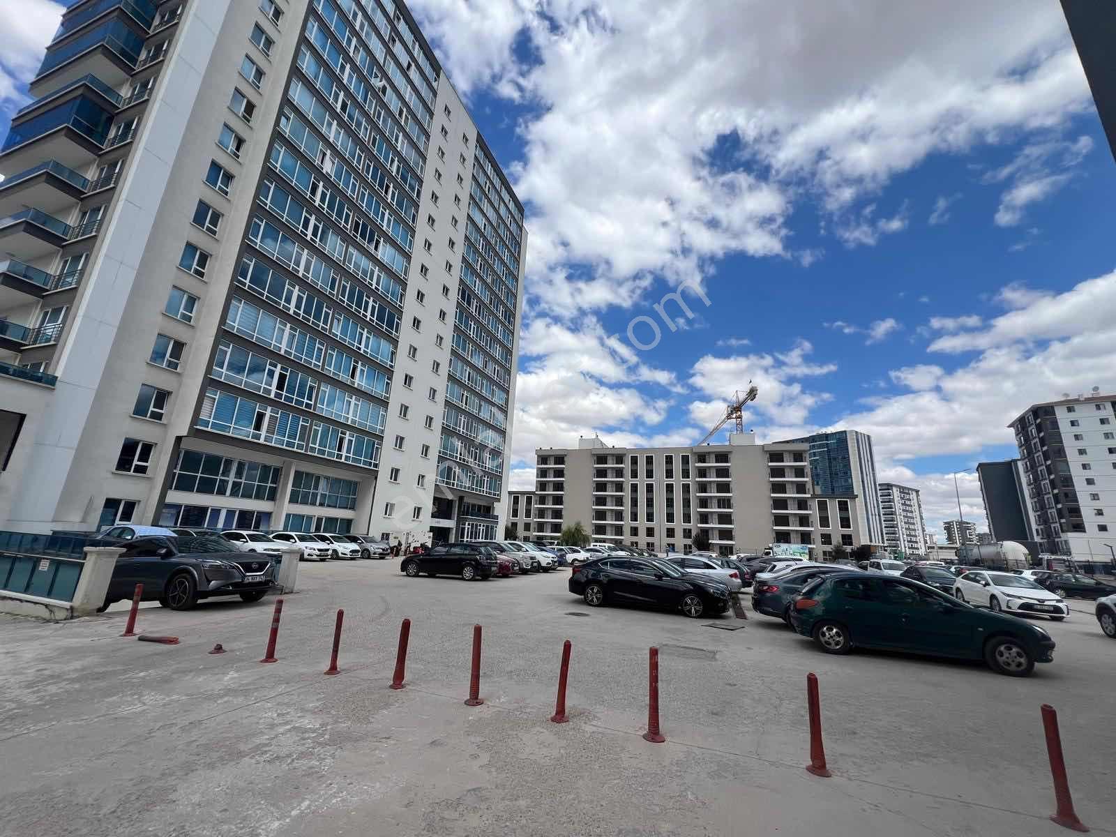 Sakalar Tower'da 14.kat Ön Cephe Eşyalı Kiralık Daire Turyap'tan - Görsel 23