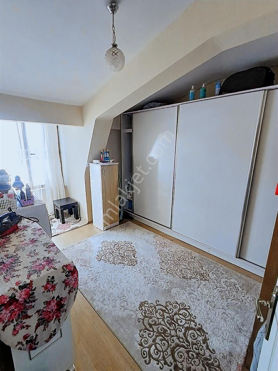 Satılık 2+1 Bakımlı Geniş Daire Güney Cephe Cadde Üzeri - Görsel 6