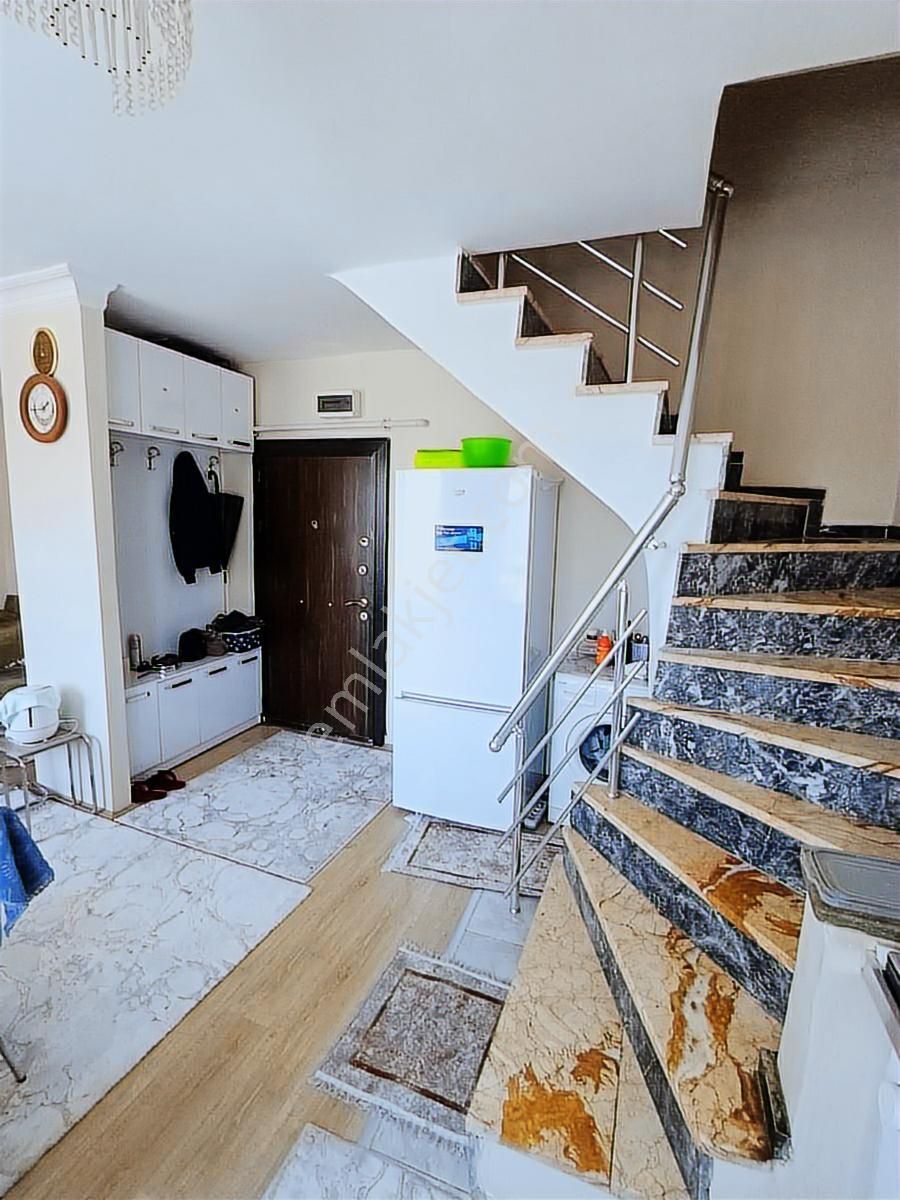 Satılık 2+1 Bakımlı Geniş Daire Güney Cephe Cadde Üzeri - Görsel 14