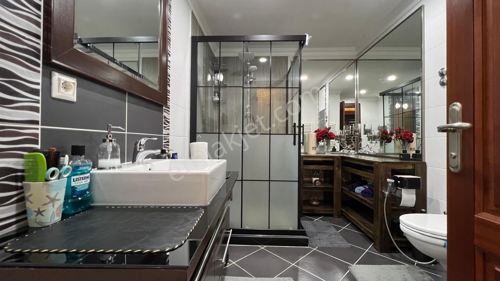 Fener Sahil Yolunda En Ön Sıra 3+1 Mükemmel Daire - Görsel 29