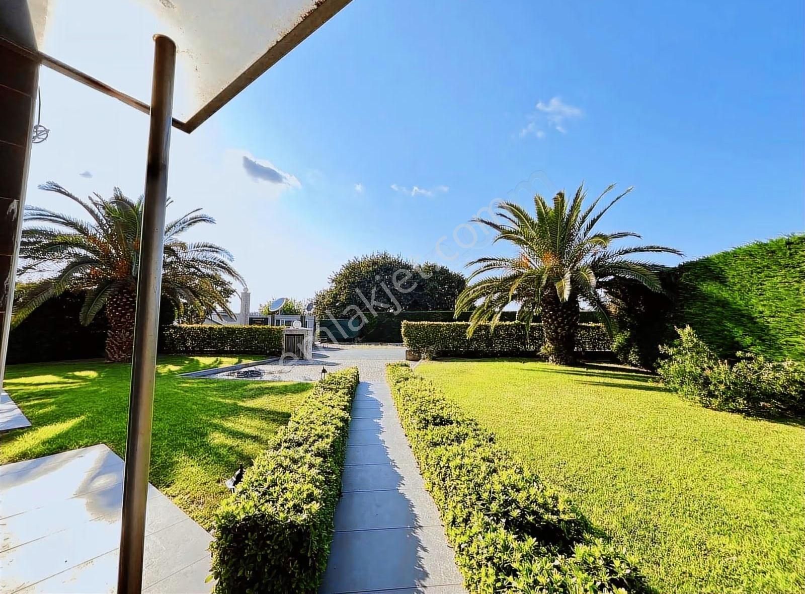 Zekeriyaköyde Güvenlikli Sitede Müstakil Havuzlu Kiralık Villa - Görsel 29