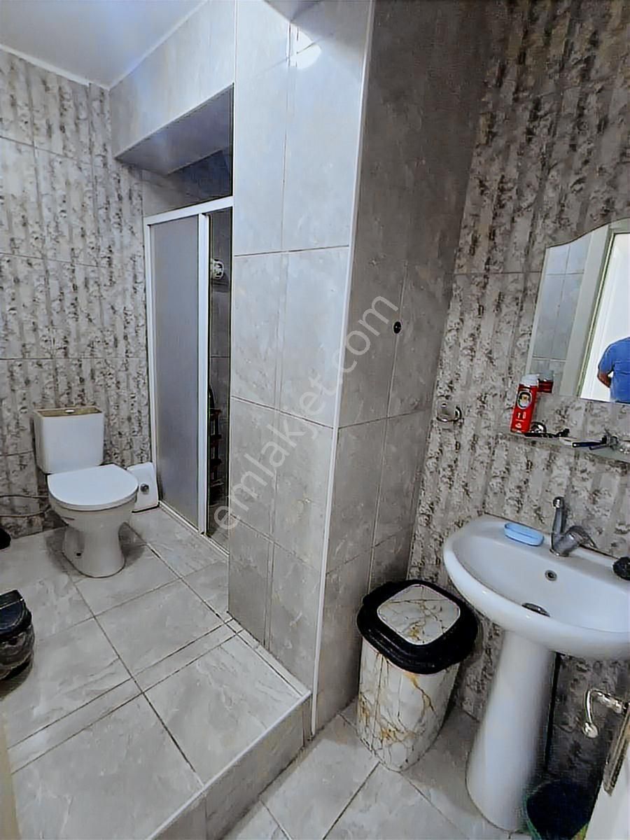 Satılık 2+1 Bakımlı Geniş Daire Güney Cephe Cadde Üzeri - Görsel 2