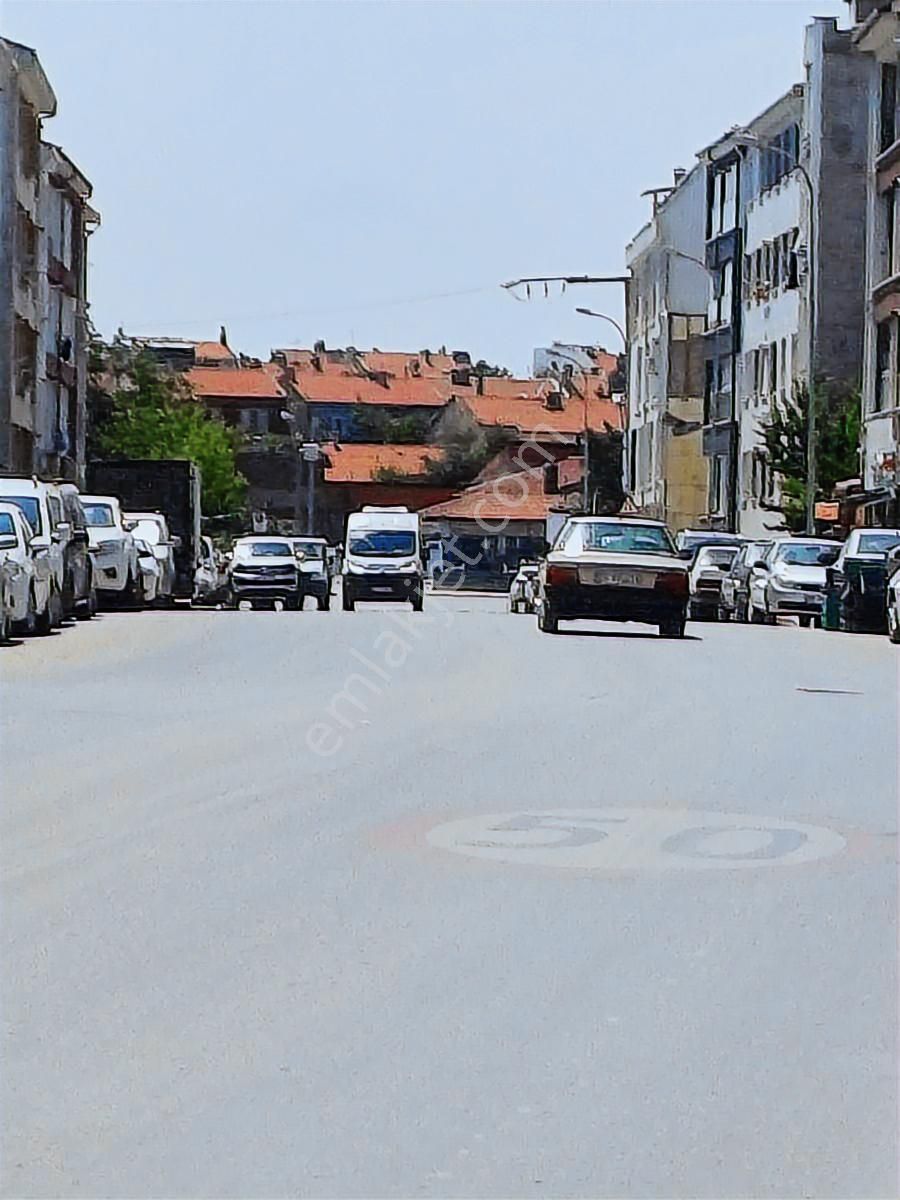 Satılık 2+1 Bakımlı Geniş Daire Güney Cephe Cadde Üzeri - Görsel 23