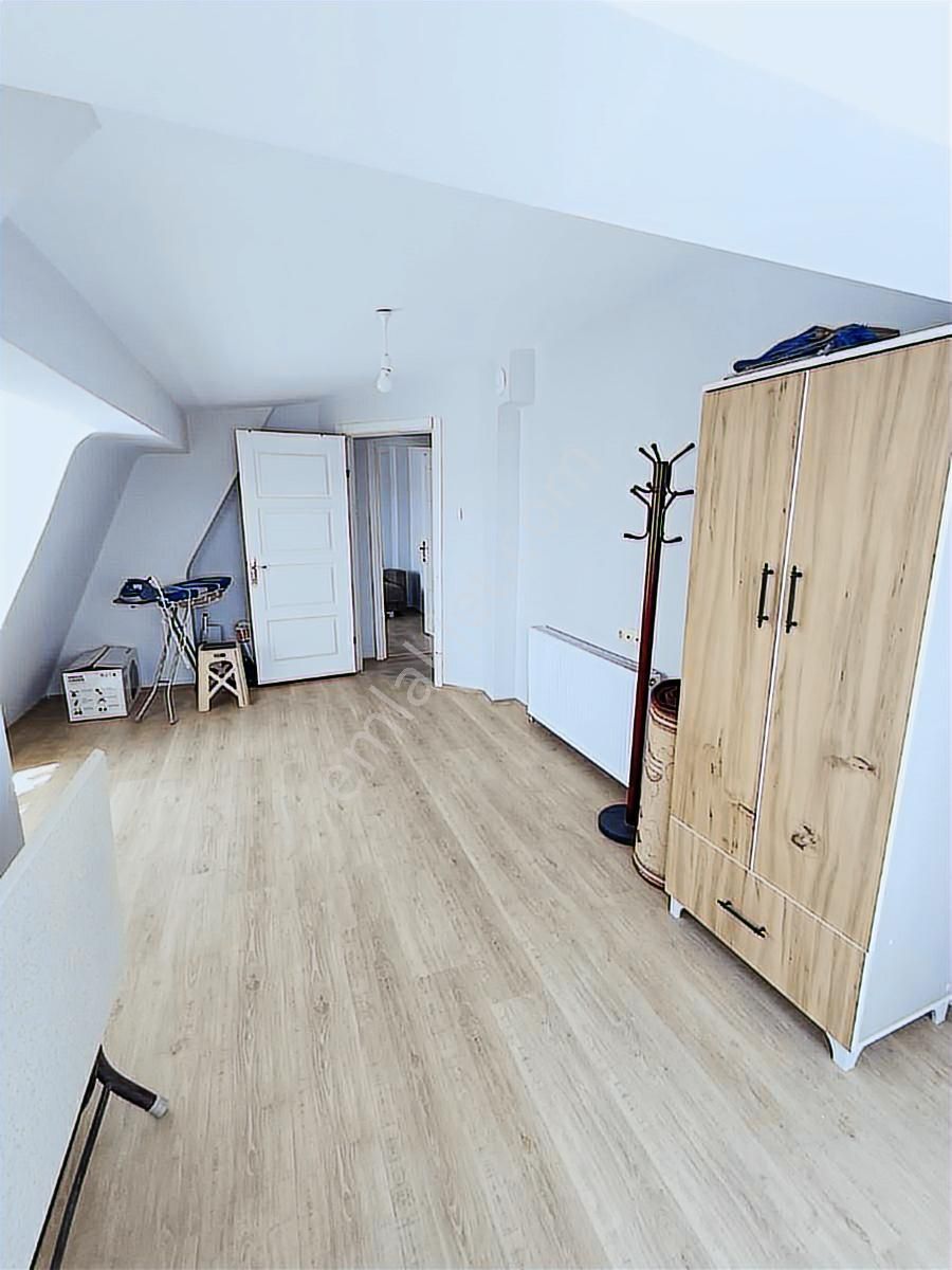 Satılık 2+1 Bakımlı Geniş Daire Güney Cephe Cadde Üzeri - Görsel 9