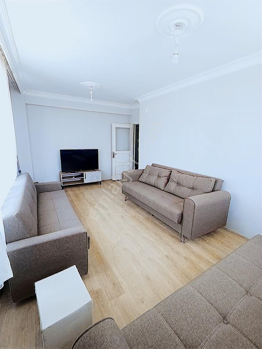 Satılık 2+1 Bakımlı Geniş Daire Güney Cephe Cadde Üzeri