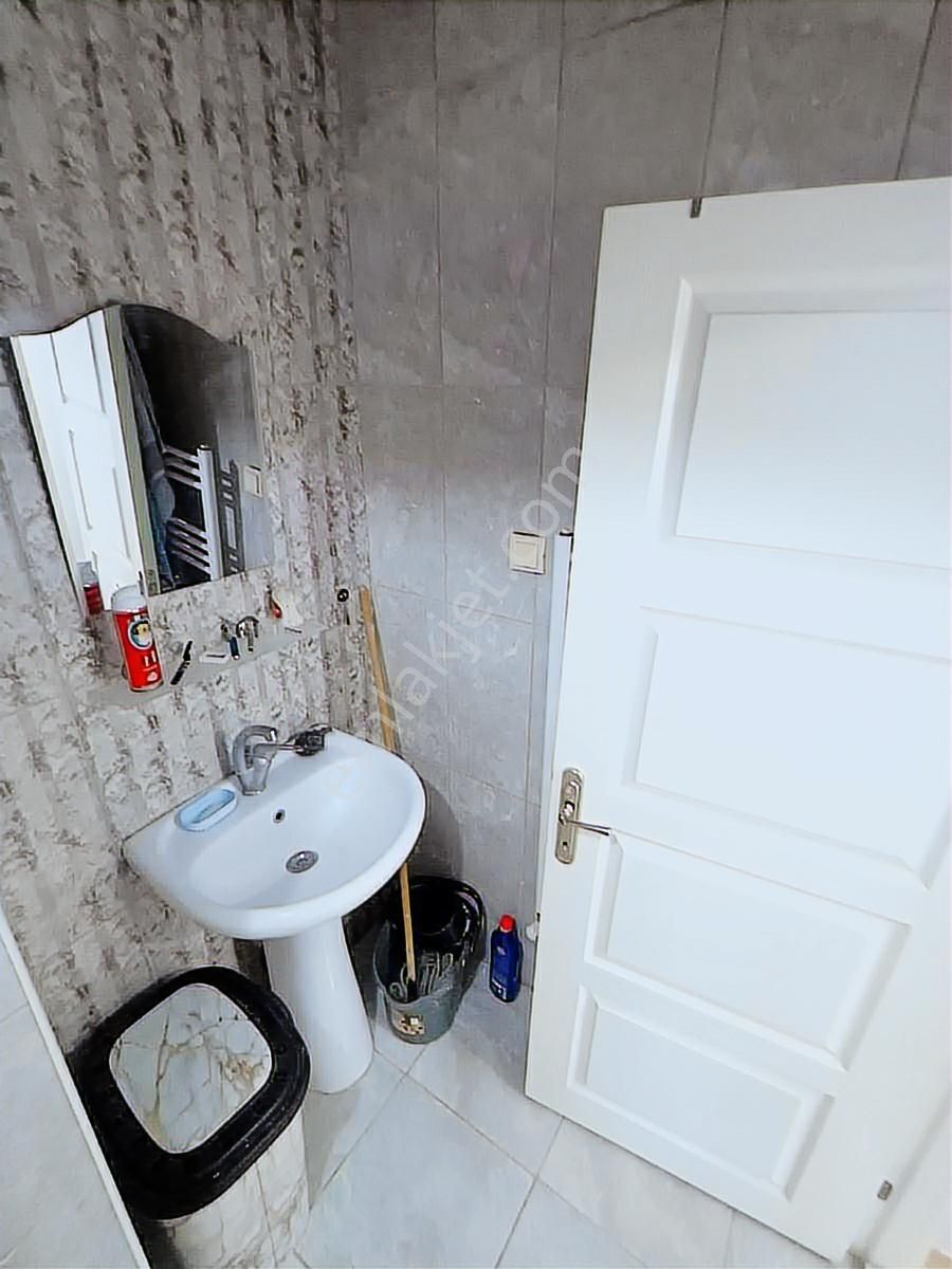 Satılık 2+1 Bakımlı Geniş Daire Güney Cephe Cadde Üzeri - Görsel 6