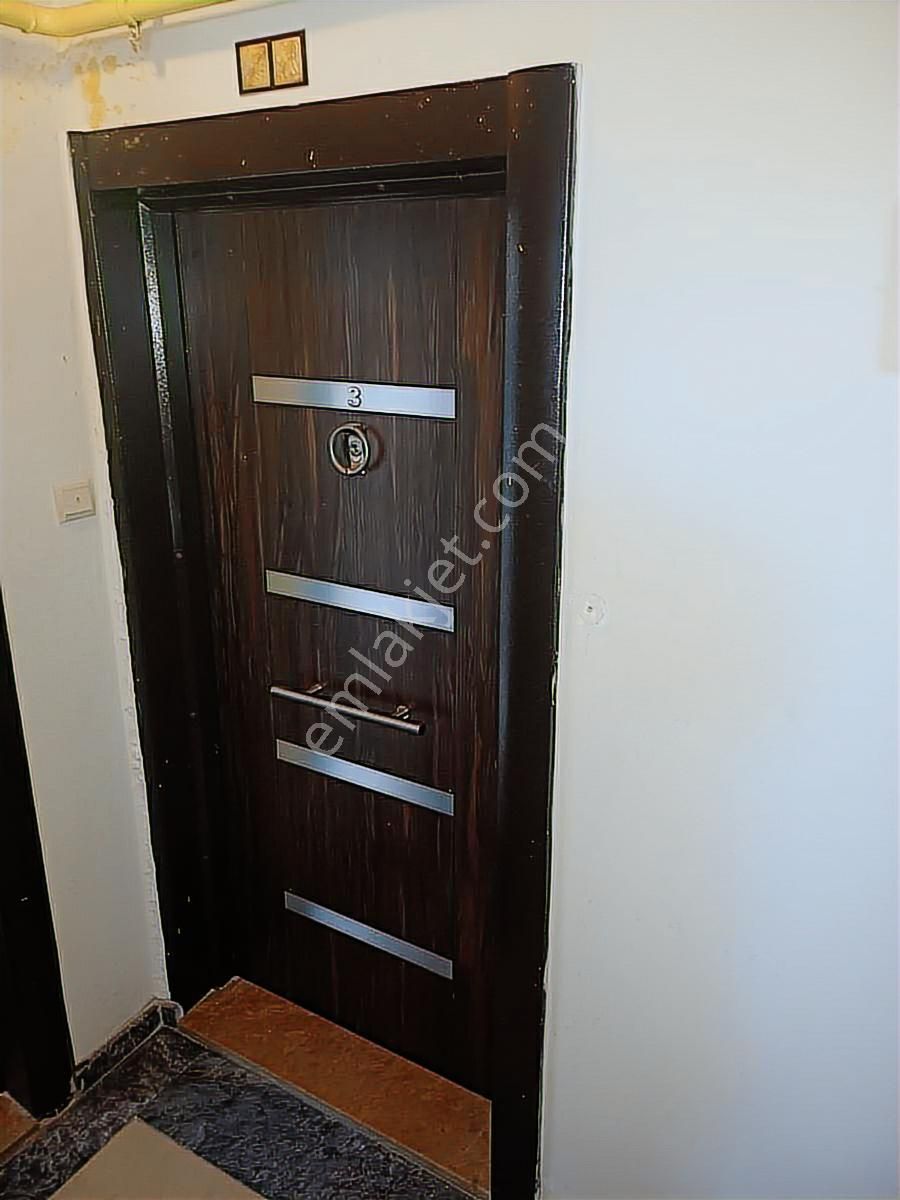 Satılık 2+1 Bakımlı Geniş Daire Güney Cephe Cadde Üzeri - Görsel 12