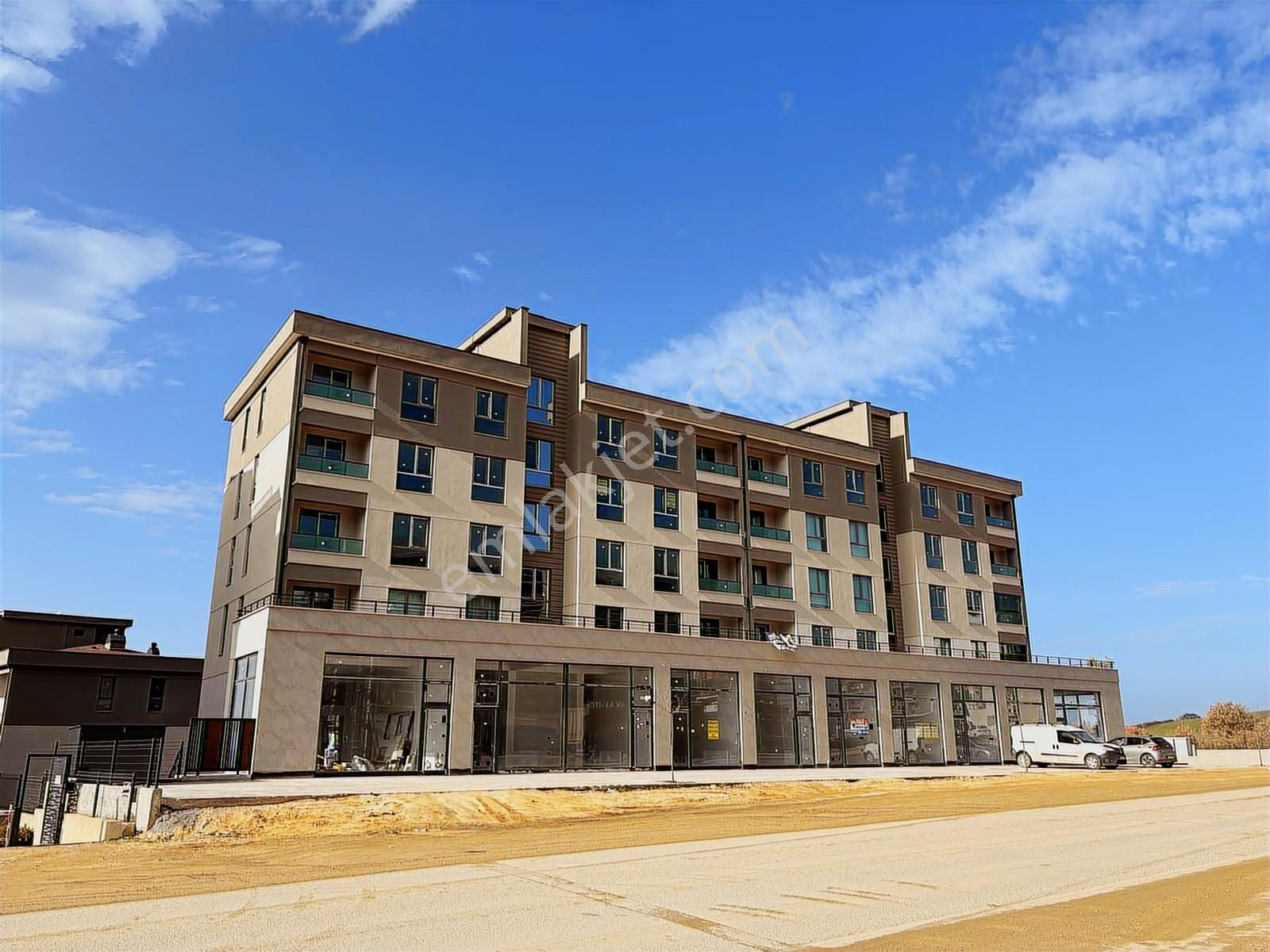 Remax Advantage'den Karnur Acarkent Sitesinde Kiralık Daire