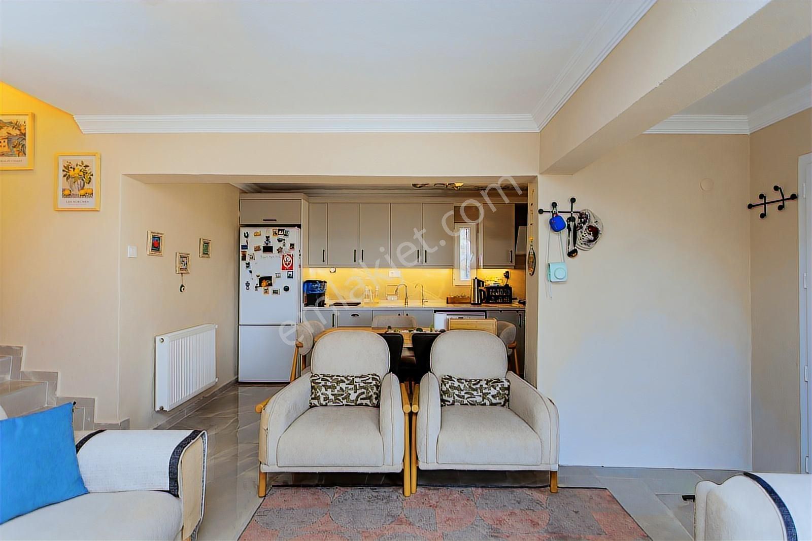 Yenifoça Cumhuriyet Mah. Satılık Deniz Manzaralı 2+1 Daire - Görsel 5