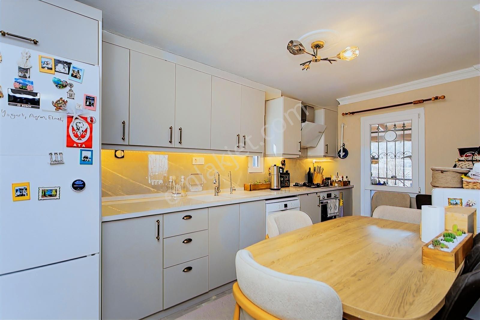 Yenifoça Cumhuriyet Mah. Satılık Deniz Manzaralı 2+1 Daire - Görsel 13