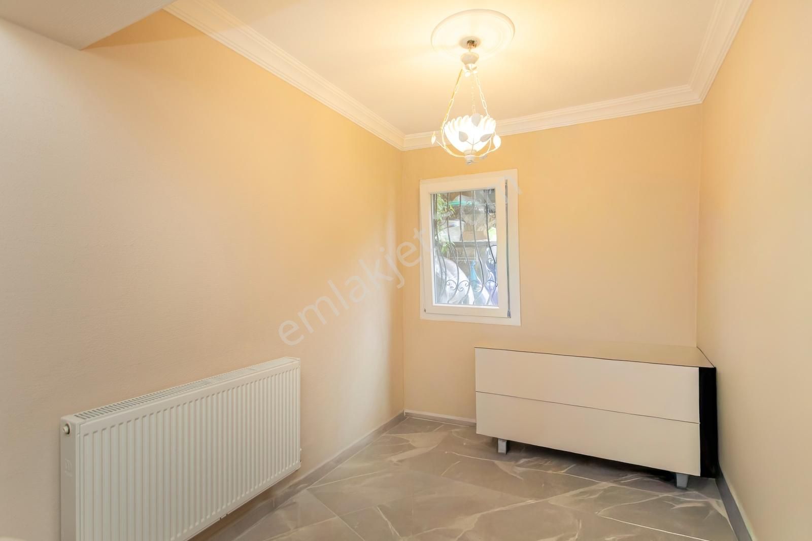 Yenifoça Cumhuriyet Mah. Satılık Deniz Manzaralı 2+1 Daire - Görsel 9