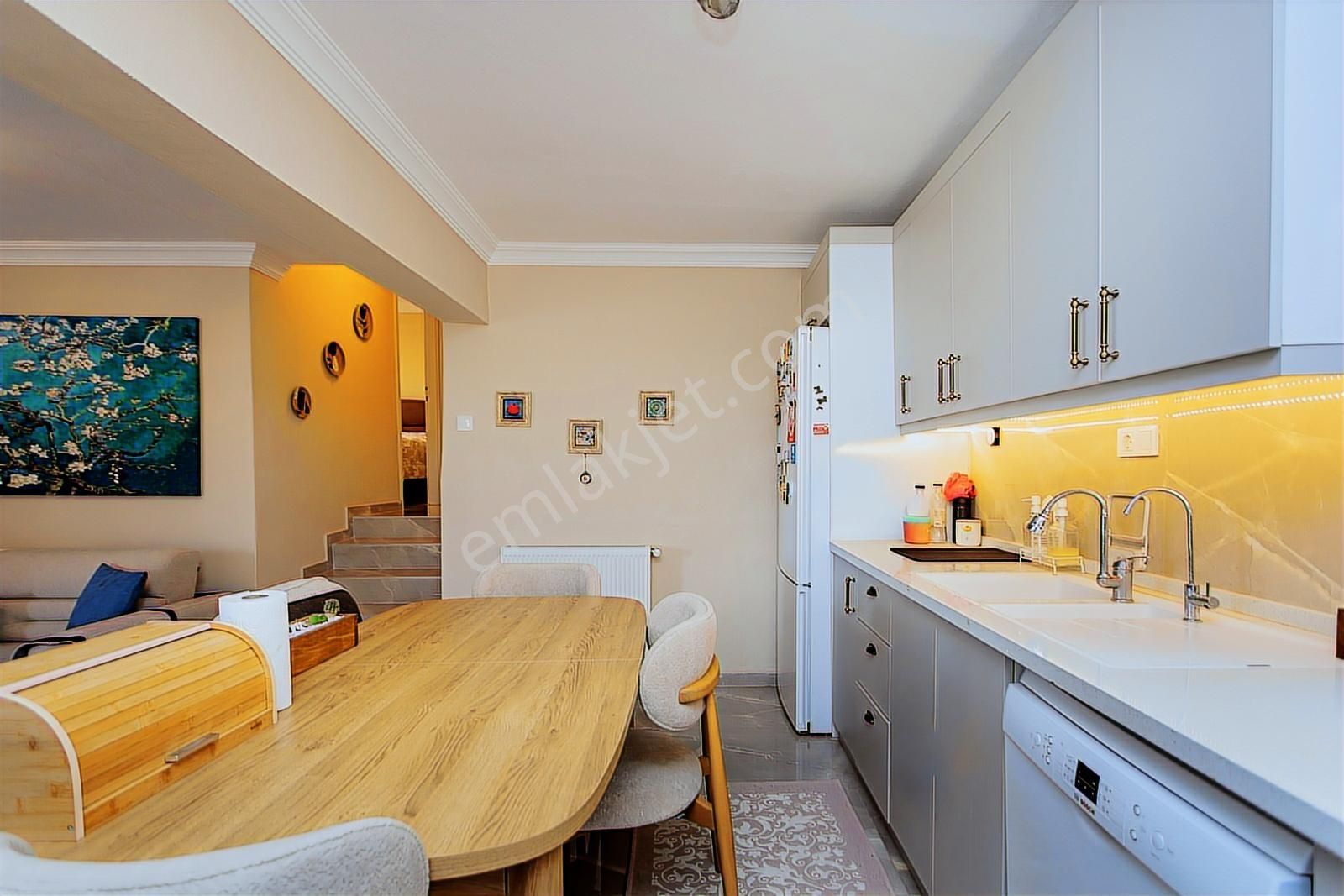 Yenifoça Cumhuriyet Mah. Satılık Deniz Manzaralı 2+1 Daire - Görsel 12